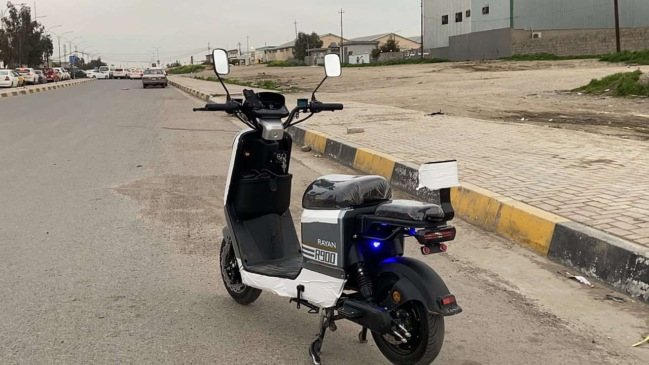 السلام عليكم ورحمة الله وبركاته 
دراجه Rayan R900 
مواصفات الدراجه 
1️⃣ 5 بطاريات ريان اصلية 26 أمبير سوبر ماكس كرافين 
2️⃣ ملف 1200واط حقيقي 
3️⃣ نظام P وكير 3 نمر ونظام R رجوع إلى الخلف  
4️⃣ نظام ABS مانع انزلاق 
5️⃣ بريكات دسكات دهن امامي خلفي 
6️⃣ لايت عالي ناصي ابيض زنون
7️⃣ سكن الون متغيره 
8️⃣ اشاير رباعي ويمين ويسار 
9️⃣ ويل كب امامي 
1️⃣0️⃣ مواصفات أخرى …..
1️⃣1️⃣ غراض أخرى تأتي مع الدراجة 1️⃣ خوذه اصليه نوعية ممتازه 2️⃣ شاحنه ريان اصليه مال دراجه 3️⃣ سله إماميه حديد 4️⃣ بايدارات 5️⃣ پم صغير ….
السعر ٦٢٥ الف وبي مجال بسيط 
العنوان موصل الأيسر 
للتواصل خاص او اي استفسار عن الدراجه بل تعاليق 
الرقم :-***********بي واتساب
