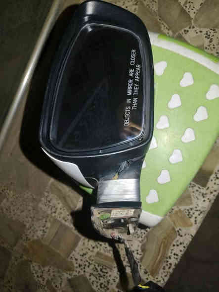 بيع مستعجل جدا وبسعار مناسبة تواصل وياي وميكون خاطرك اله طيب
غراض سيارة 
مجاول اصليات👇
مجاول 2 شغالات و3 بس يهربن و 2 ضعيفات ذني هدية شرط اصليات
________________________
حاضنة مروحة هونداي او كيا شرط ماطورها اصلي تفصيخ  
_______________________
مكثف مروحة امريكي اصلي 
مكثف سيراتو اصلي اصلي جديد
________________________
زوج بلاجكتورات اصليات مال سيراتو موديل 17 18 
_________________________
مجموعة كلوبات بلاجكتور او لايت 
__________________
زوج طبرباز امامي اصلي سيراتو 17 18
_________________________
كلوب زنون ليموني تك الماني 
_________________________
يدة جك متحركة 
_________________________
مجموعة بلكات 4 تخم NGK اصلي
2 تخم ليزري
2 تخم ديونوسو
واحد تخم شامليون
________________________
محوله زنون
________________________
راديتر بس القزان طاك جديده مال سيراتو او النترا 
________________________
مرايه تك الجه اليمنى مال سيارتو موديل 18 او 17 الماطور شغال اصليه لونها ابيض
________________________
 خلاط فواكه الماني 
________________________
مسريه مال ورد حجم كبير 
________________________
مدفئه 3 شموع تعليق 
________________________
مدفئه خماسيه 
________________________
باب حديد 
________________________
عربانه معوقين كلش نضيفه 
________________________
مجموعه قفاصه طيور 
________________________
بيوت كوكتيل تزكام وطير حب 
________________________
دريل شغال نوعيه معروفه 

رقم التلفون *********** وبي واتساب
