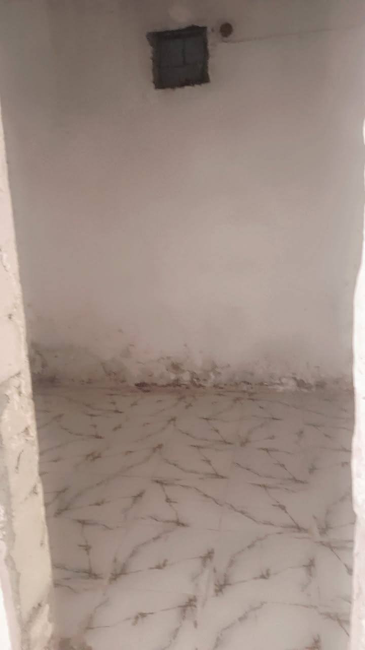 بيت زراعي بالاسكان الصناعي للبيع اومراوس 100مترامامي بنزله الثانيه ***********
