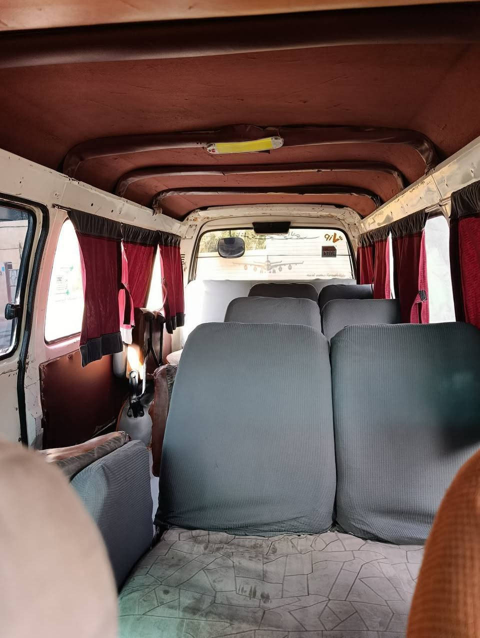 السلام عليكم فتون موصليه الوان مديل 2014مكينه وكير قبل شهر شادهن تخم تاير كهربائيات كامله سياره جهازه كبل لشارع السعر ٣٥وبيه مجال قليل مكاني البصره ابي الخصيب
***********
