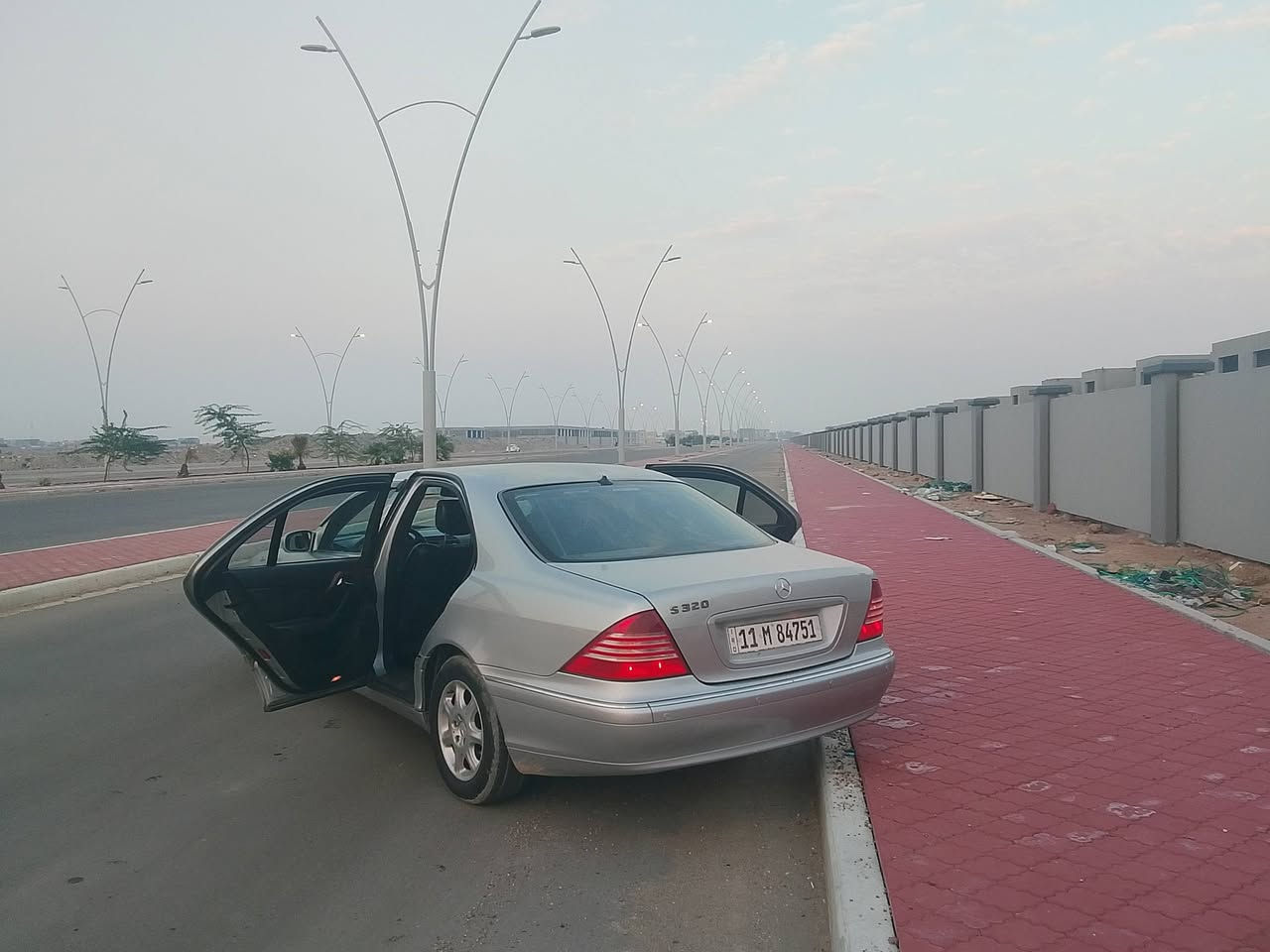 السلام عليكم
مرسيدس  موديل2000 اصلS320
مواصفات
1_ بصمة⁩
2_محرك+كير مكفولات ‌
3_نظام دبلات لوي 
4_كروز سرعه
5_ سلايد رؤف طكتين ‌
7_تحكم ستيرن ‌
8_ ستيرن كهرباء ‌
9_ كشنات جلد كهرباء 
11_ كشنات خزن ميموري 3 وضعيات 
12_ لد بلادي ع اليدات الداخلية+ الاقدام‌
13 انارة ترحيب خارجية وداخلية ‌
14_شاشة اعطال💬
15_داخل جلد أسود نظافته 90 %
16_لايت لد نهار
17_شاشة بلادية على وضع الشركة 
18_ جام ازرق 
19_سيستم ايرباكات عدد 12⁩ 
20_تخم تاير جديد‌
21_اشاير بالمري حديث
22_ نظام ABS 
23_حساس مطر
25_كشنات هيترات امامي
26_بردة كهرباء
27 - لايت داينمك مع حركة الستيرن 
30 - صندوق شفط
31 مراية في الوسط كهرباء
32- مرايات جانبية شفط 
33 - فتحة سقف شغالة 
34- حساسات أمامية وخلفية 
35 تبريد خير من الله
العنوان البصرة السعر 115
***********للاستفسار ☎️***********

