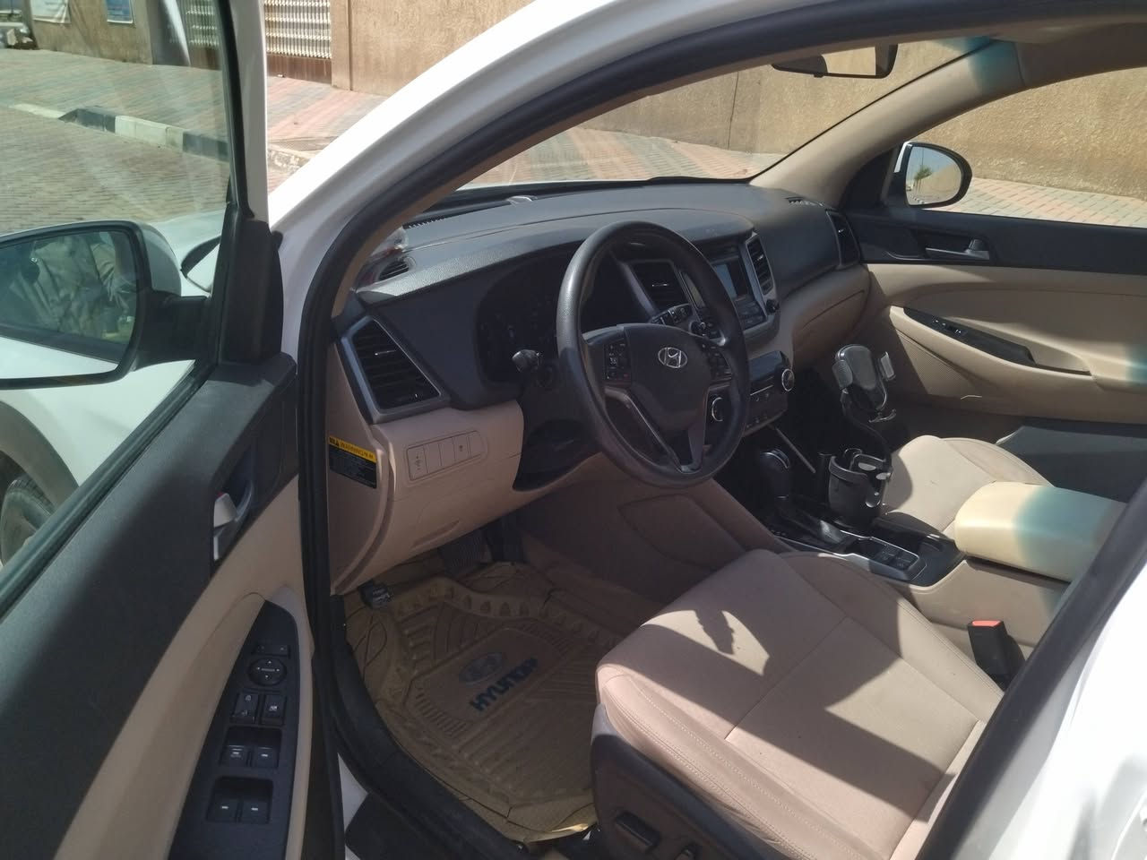 للبيع توكسان موديل 16امريكي حادث جاملخ وبنيد بدون شواصي مكانهه كربلاء استفسار ***********///0780021822
