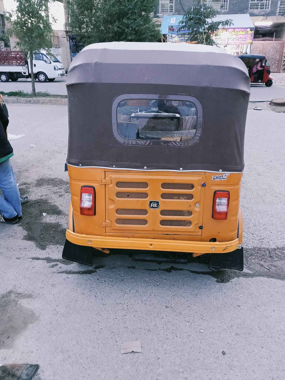 سلام عليكم تكتك للبيع موديل20 رقم وسنويه رقم كربلاء تحويل ثاني يوم بسمي التكتك محرك بوش وبستم خير من الله العنوان كوت قضا نعمانيه الهاتف***********
***********
