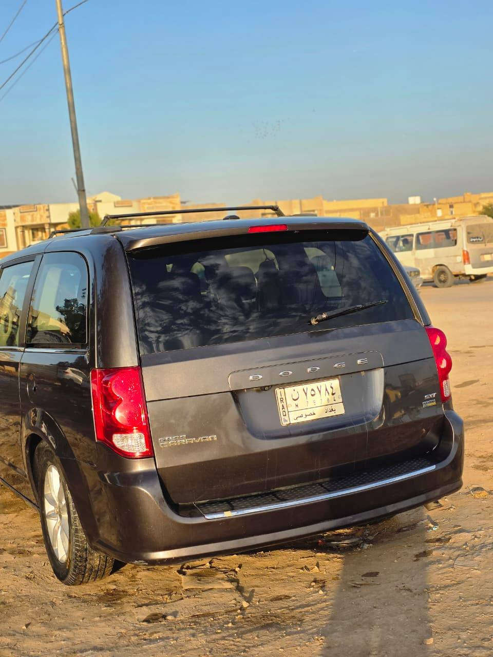 سلام عليكم للبيع فقط دوج كرفان حادث جاملغ وبنيد فقط بدون دواخل ٢٠١٩ رقم بغداد مشروع وطني جاهزه للخير بالعافيه عل يخذهاا السعر ١٨٠ وبيهاا مجال العنوان بابل الحصوه رقمي ***********
