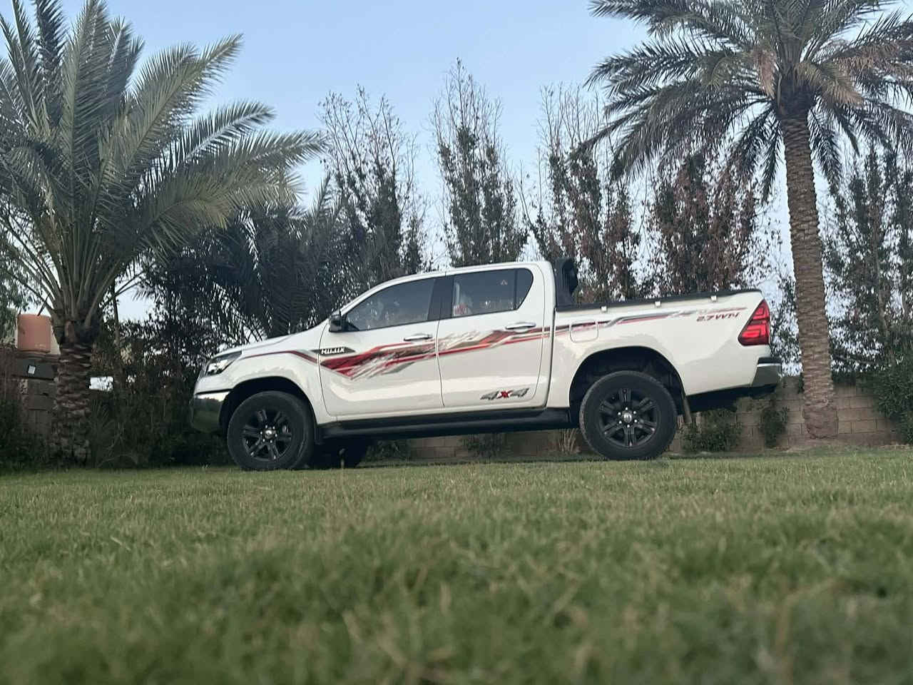 سلام عليكم  بيكم هايلوكس للبيع موديل ٢٠٢٣ سياره على وضع شركه  سونار ابيض  سياره رقم بغداد مكينه ٤سلندر سعر٣٢٥ وبيها مجال رقم هاتف***********
