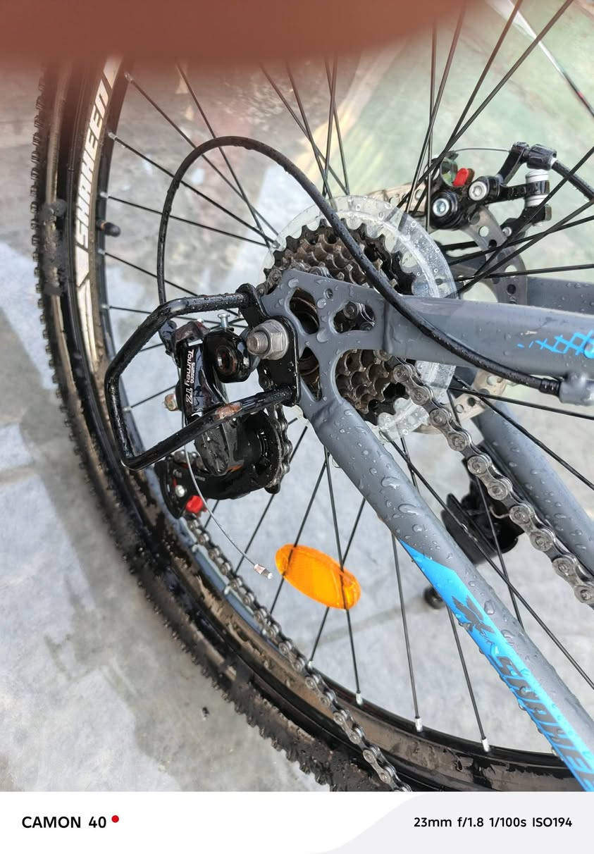 السلام عليكم
بايسكل ياباني جديدأصلي ماركة شاهين
كيرين الامامي3 والخلفي7 يدأت كير شفتات
بريك بنزات أمامي خلفي سعر200
***********
