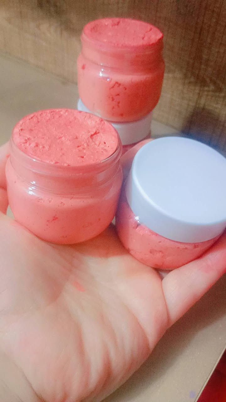 😍جديدنااااااااا 😍 
صابونية الورد الجوري لتبيض الجسم والمناطق الحساسة والتخلص من التصبغات العنيدة وجلد الوزة
للتخلص من الاسمرار في الركب وتحت الابط والاقدام
من اول استخدام رح تلاحظي الفرق 
مصنوعة من الزيوت الطبيعية و الأعشاب الطبيعيه 🌷🥰 
للطلب خاص او واتس اب ***********
متوفر خدمة توصيل لكافة محافظات العراق 🚗🚗
