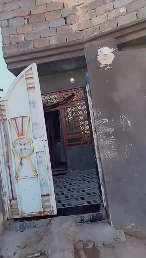 سلام عليكم بيت للبيع في. كربلاء           حي الامامين البيت كامل مكمل على اخر حبايه مذب عليه ربع يبعد عن الامام 10دقائق المساحه 100متر اقرار 25بسمي كبل ادورلك السعر 45بي مجال بشارع مكتب سيد مهند الزاملي رقم الهاتف ***********مكلف بلنشر هذا رقم صاحب البيت اودك علي
