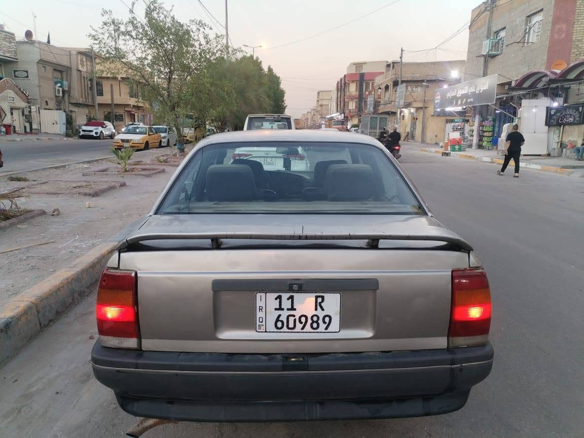 سلام عليكم اوبل موديل ٨٨ كيرومكينه جددتبريد مكينه الفين سنويه جديده مشروع وطني بغداد بلاديه سياره السعر٣٣ وبيه مجال الاتصال ***********

