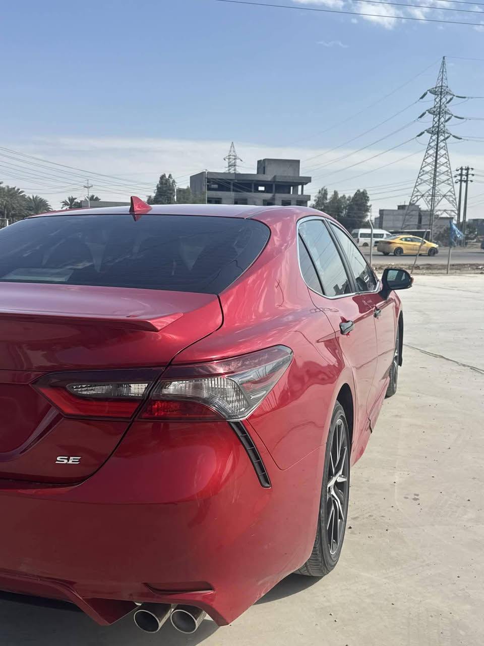 سلام عليكم البيع كامري موديل 24 وارد أمريكي حادث 2قطعه صبق رقم بغداد تحويل مباشر التصال ***********
