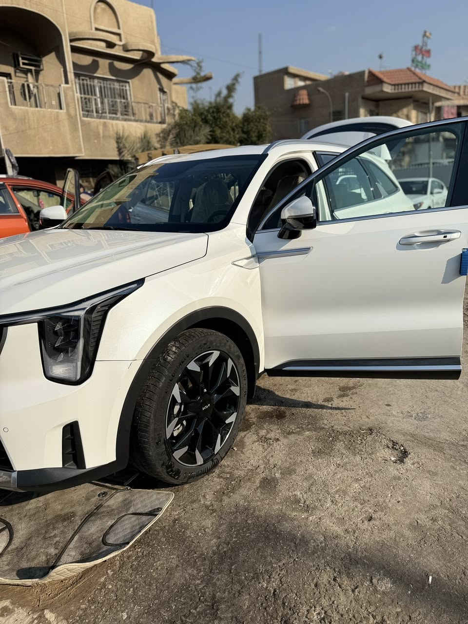 سلام عليكم
سورنتو 2024 للبيع فقط 

مواصفات / ويل 20 داتا شو حجم المحرك 6v

ماشية / 42 الف  

سياره بيهة طخه بل باب لخلف سايق وباقيه ع وضعة 

سياره جديده كير محرك حداديه مكفولات 

رقم بغداد تحويل ثاني يوم 

مكاني بغداد / الحبيبية 

*********** 

***********
