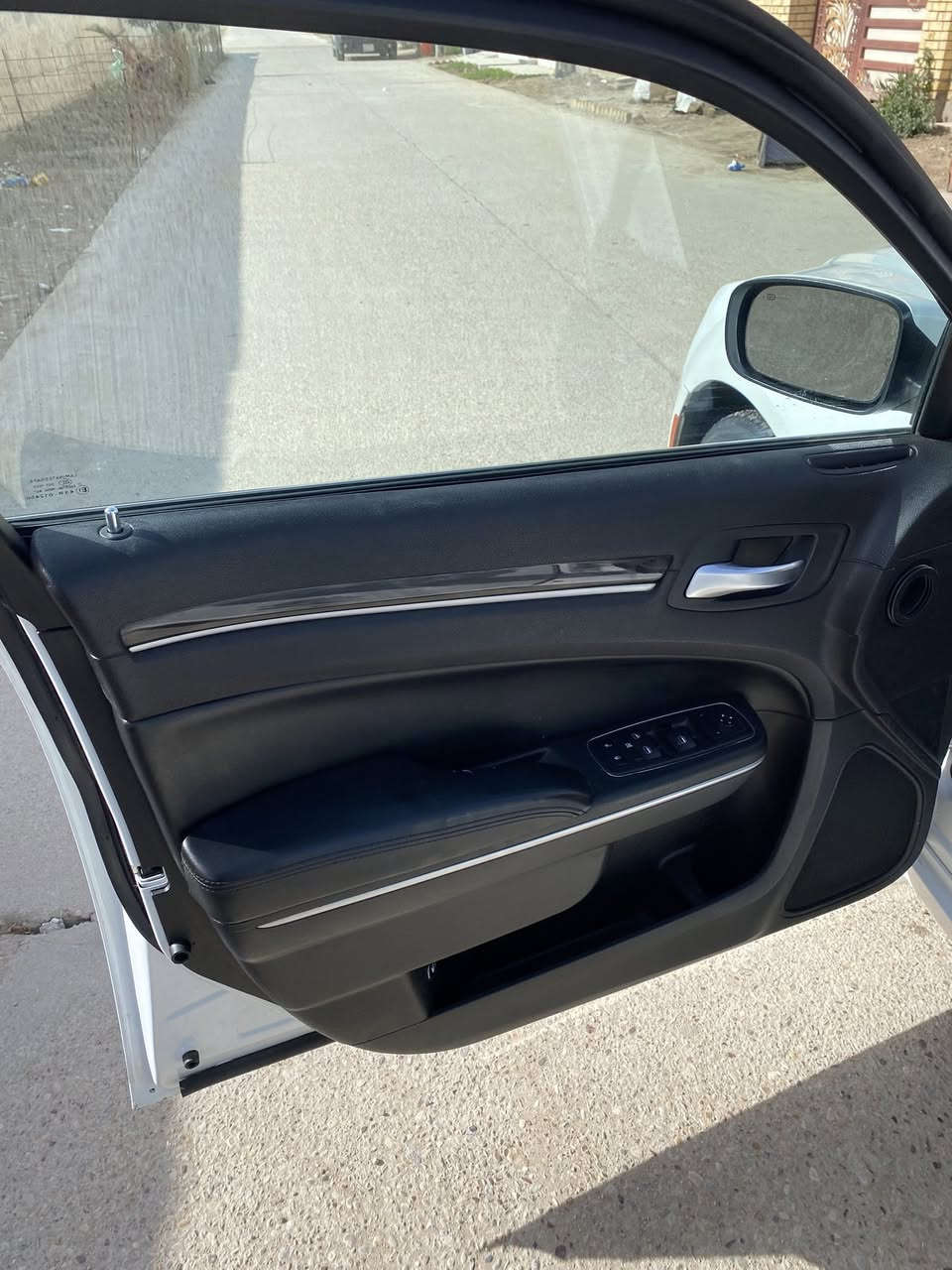 يالله السلام عليكم البيع سيارت عدد 2
1 جارجر 18 مرمز 22 دخول جديد بدون رقم تترقم جميع المحافضات حادثها تقرير مياء مطار شغال تعمل وتسير شرط 
موصفاتها ارتي فول مكينتها 5700 فتحه كشنات جلد خزن ميموري شاشه كبير سبورت ماشيه 80 حقيقي 
2 وباما 16 مرمز 23 دخول جديد بدون رقم تترقم جميع المحافضات حادثها داخله كلين لأغرق والحادث 
موصفاتها عاديه شاشه كبير كشنات جلد تورنك 
رقم الهاتف *********** المكان الناصريه قضاء الفهود 
ملاحضه بيع فقط بدون مرواس ونقد بدون قساط
