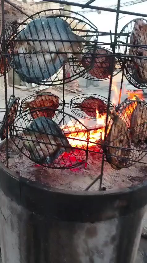 السلام عليكم ورحمة الله وبركاته شباب محلات2 واحد بلضهر واحد واچيه مال سمج مسگوف للبيع هذا شغله وهذا غراضه كدامكم ثلاجه غطاس عدد 2 مشوايه وحده طباكات 25 حديد و25 استيل واحواض ثنين وسستم كامرات كامل وقفص خشب بلباب محل كامل ميوزة مباشر تشتغل بي مي كهرباء خير من الله عنوان المحل بغداد بلبديات قرب مطعم حيدر ابو الشربت اني مكلف بنشر هذا رقم راعية ***********
