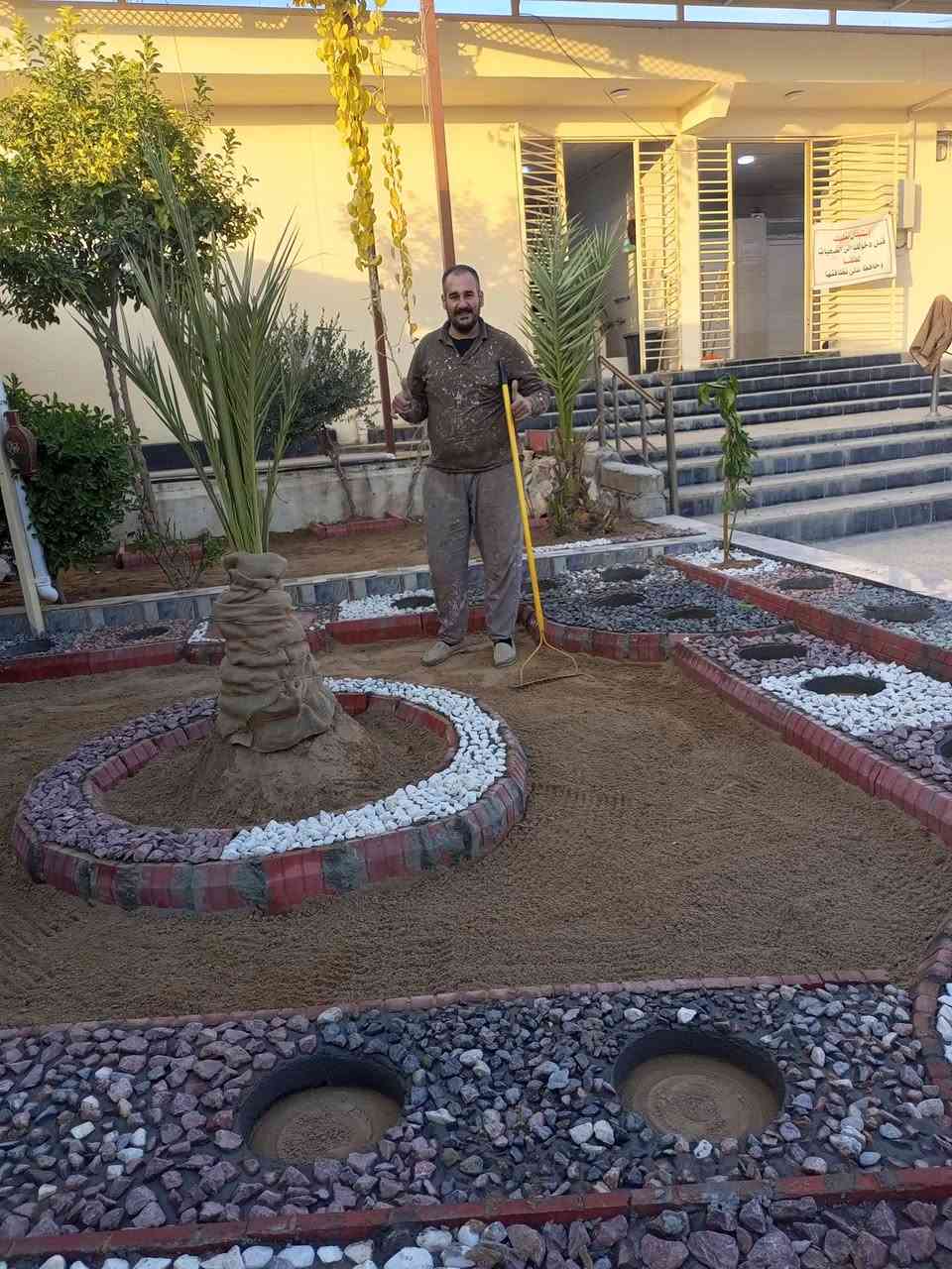 � حوّل مساحتك الخضراء إلى جنة صغيرة! 🌸
هل تحلم بحديقة جميلة تريح النفس وتزيّن بيتك أو استراحتك؟
نحن نوفر لك خدمات زراعة وتنسيق الحدائق باحترافية عالية ✨

🔹 زراعة العشب الطبيعي والصناعي
🔹 غرس الأشجار والورود ونباتات الزينة
🔹 تصميم وتنسيق حدائق منزلية وفلل واستراحات
🔹 أنظمة ري حديثة لتوفير المياه
🔹 صيانة دورية للحفاظ على جمال حديقتك

🌼 نستخدم أفضل أنواع النباتات والأسمدة
🌿 نهتم بالتفاصيل… لأن حديقتك تعكس ذوقك

📍 خدمة سريعة – أسعار مناسبة – جودة مضمونة

اترك لنا المساحة… ونصنع لك الطبيعة 🌳💚  الهاتف ***********
