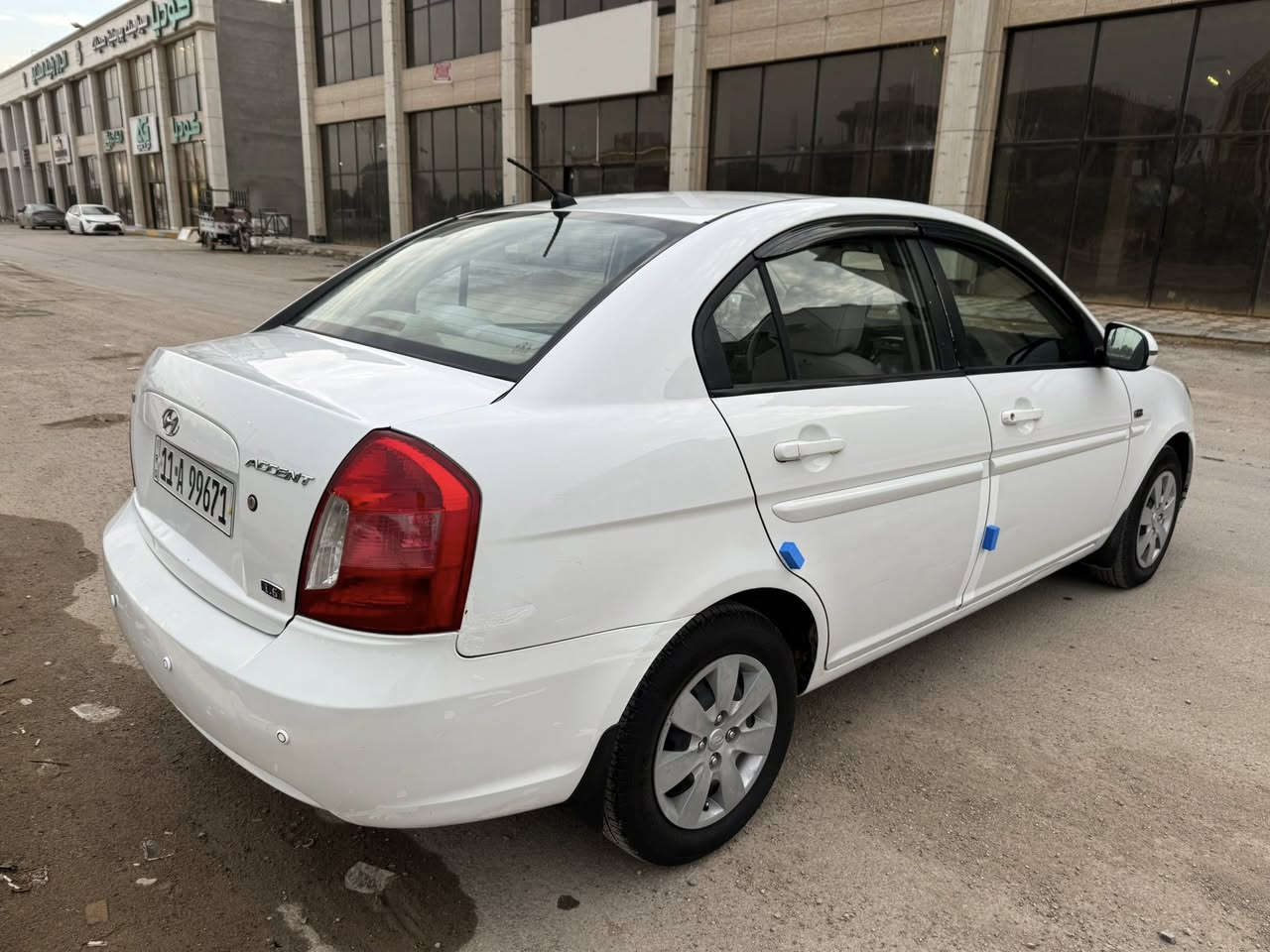 سلام عليكم اكسنت 2011 خليجية شركة عامه رقم بغداد دولي جديد وبسمي شخصياً هزه وسنويه جديده سياره مكفوله من ضربه وتبديل ولفتح بيها رش بنيد فقط بدون اي دواخل أو معجون حتى فتح البنيد ما مفتوح گير مكينه مكفولات حتى من الفتح مكينه 1600 دوش المرغوب تدفئه تبريد شغال وفول مشالله صدر امامي خلفي جديد تخم تايرات جديد موصفات سياره اشاير بل مري شاشه وكامره وحساسات خلفيه ٤ جام اوتو بلوتوث سياره لفضل من الله جاهزه وبدون اي نقص حتى دهن وفلاتر كله جديد يعني تاخذها ربع ما تصرف عليها مال جناي وبلعافيه على ياخذها للبيع سعر 95 وبي مجال جداً بسيط بكاني ديالى بعقوبة ***********
