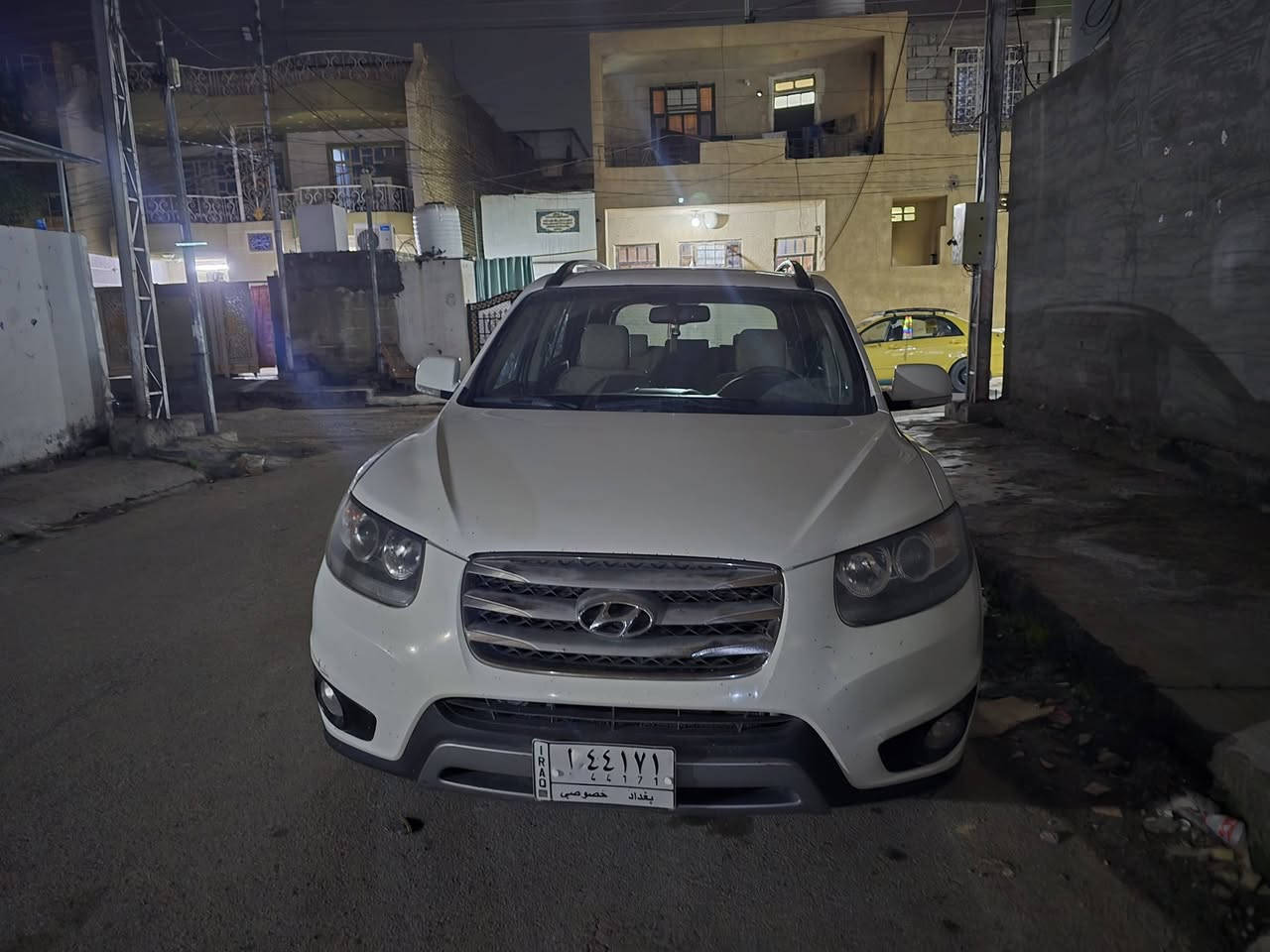 السلام عليكم
سنتافي للبيع2012 خليجي

محرك 6سلندر 3500 

نضيفة سونار حديث مكانات صبغ موضحه بالسونار.                                      بدون دواخل 

رقم بغداد 
بصمه  
مري شفط 

كرسي كهرباء ..  

ثلاجه بالجكمجه

7 راكب

فور ويل 

3قطع تبريد 

تخم تاير  جديد  كلشي جاهز

السونار مرفق مع الصور 

مكان السيارة . .ديالى  بعقوبه

السعر  163

للاستفسار  الاتصال***********
