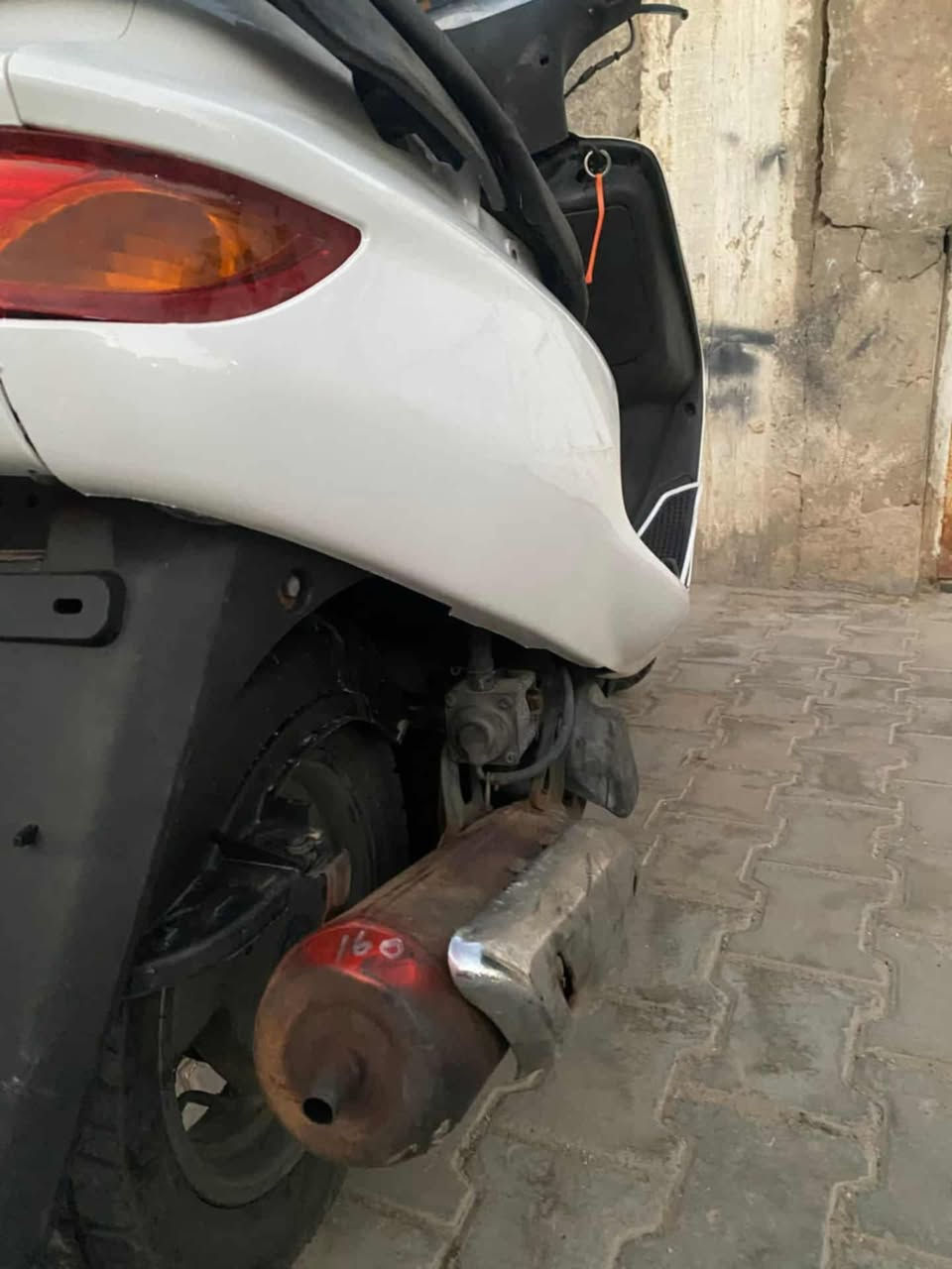 دراجه فراشه حاويه نظيفه جدا استعمال شهر شرط حاويه كل شيء شغال بيها السعر 650 وبيها مجل العنوان ديوانيه قضاء السدير اتصال على الرقم *********** مكلف بالنشر
