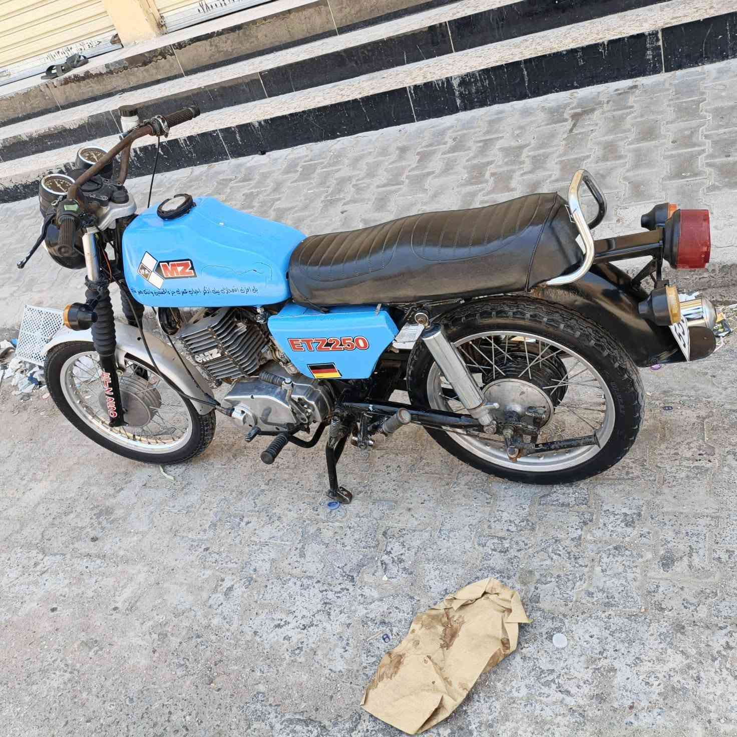 سلام عليكم مطور للبيع 82 بدون بدون سايس 3 على فتح مطور مكينه ناعمه الحيم بس بل خشمه فطر قليل جو الكشن كهربائية شغله السعر واحد ونص 100500 وبيه مجال الشراي و رجان المو شراي التعبني العنوان نجف الرقم ***********
