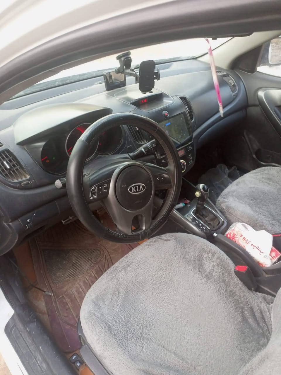 مكلف بنشر سيراتوا مديل 13 اربيل فول بصمه فتحه تحكمات ستيرن  عليها غرامه 600 الف السيارة بيها ضربة جوملغات وشفة البنيد معدله ع بارد تفاصيل يم صاحب السيارة السعر 75 وبيها مجال اتصل وتدلل ***********
