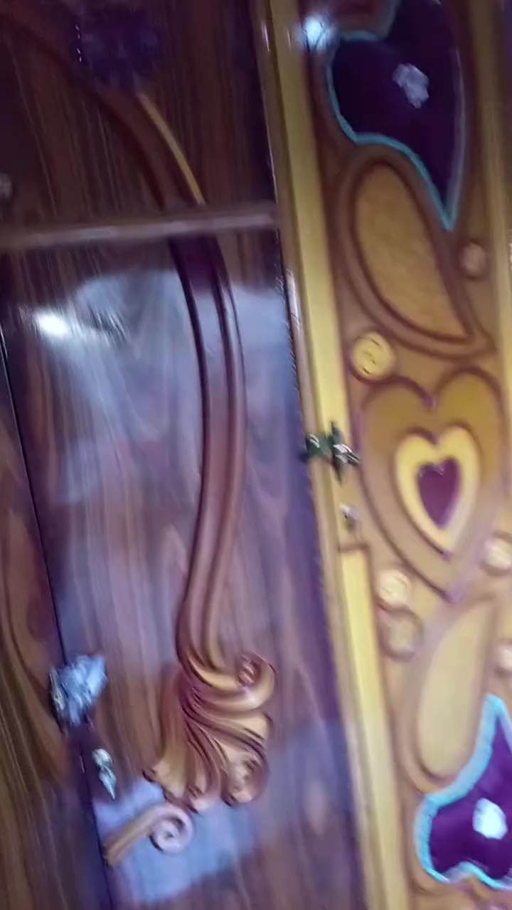 سلام عليكم 
غرفه للبيع مستخدمه نضيفه كلش 
***********
