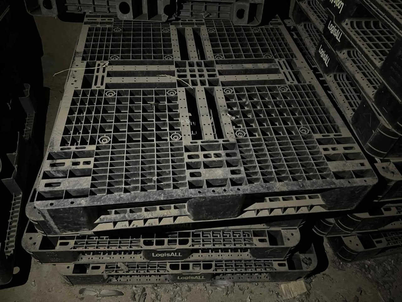 متوفر سكيب اسود بلاستك ***********
