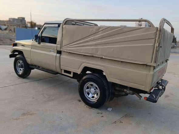 تويوتا ميكزه ميني موديل ١٩٨٩ سيف شه ش گير ماگنيت  پاوه ر ديسك  چكنيت بي ده عام بي لي دراوئارمي پلاستيكي سليماني ئارمه كه ي به ناوخومه وه يه به شه رتي ئارمو ئه وه ليات خه رامه براوبه شه رت  ده عامي بووده عامي به شه رت چوار تايه تازه چه مچه و ناوه بودي لوك پاتري تازه مه كينه گير ئه كسل شانسي  ده بل ئه كسل كاره باي ه‍ه مو گياني به شه رت سعري.   53 گه لاو كه ميك مه جال. شوين چه مچه مال.                    ***********.                     ***********
