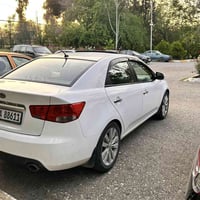 سيراتو للبيع السياره كلين بيها اضرار بسيطه صارت على ايدي واضحه وبيها ب...