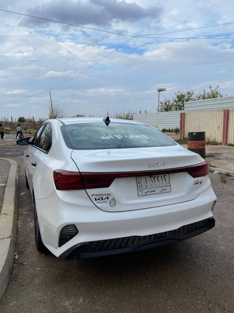 السلام عليكم
فورتي موديل ٢٠٢٢ السياره حادثه موضح بلصور 
كيره محور AIT السياره معروضه 140. وبيه مجال للاستفسار الرقم ***********
