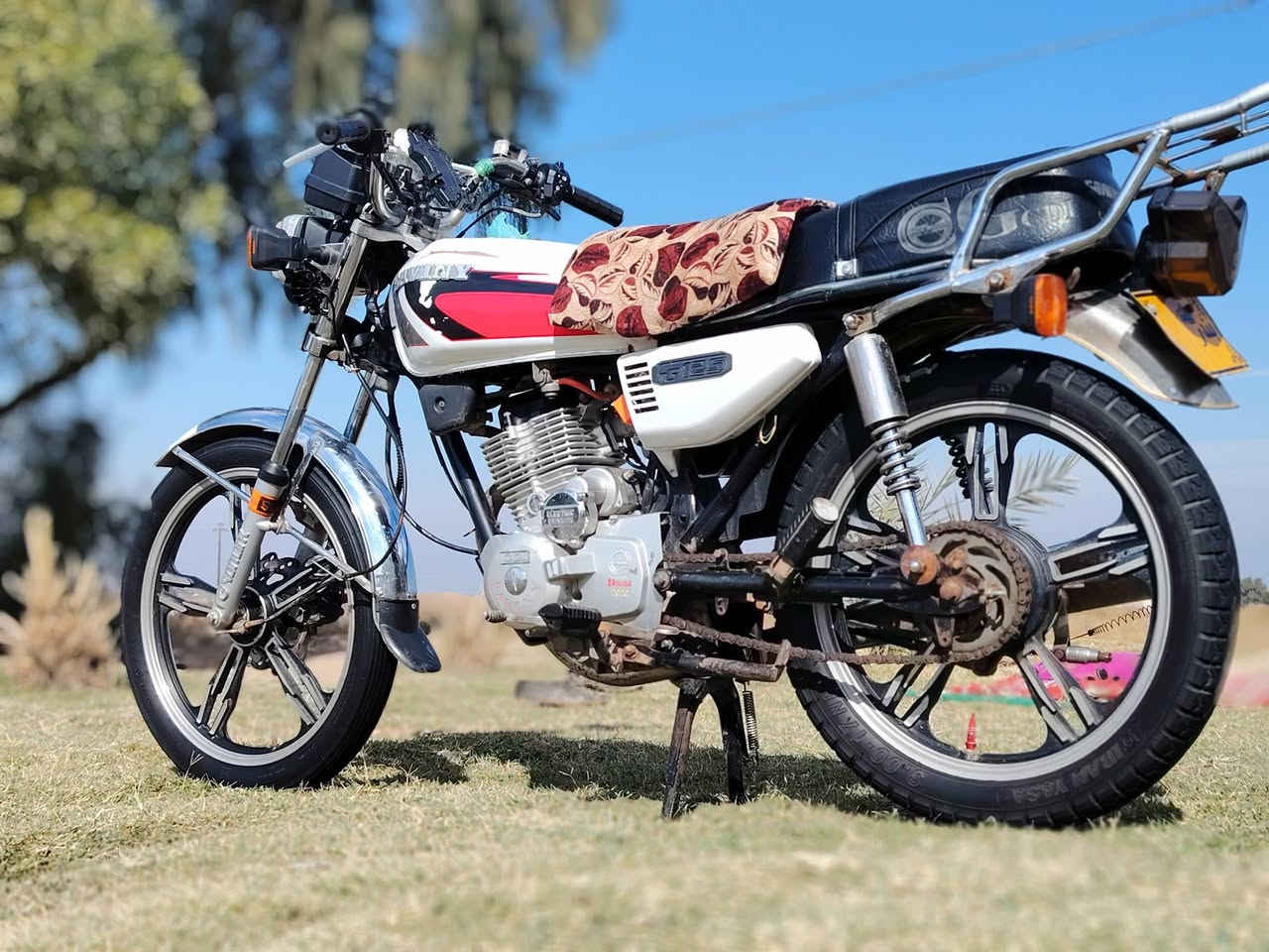 سلام عليكم دراجة البيع مديل 2020 دراجه كلك سعر خاص رقمي ***********
