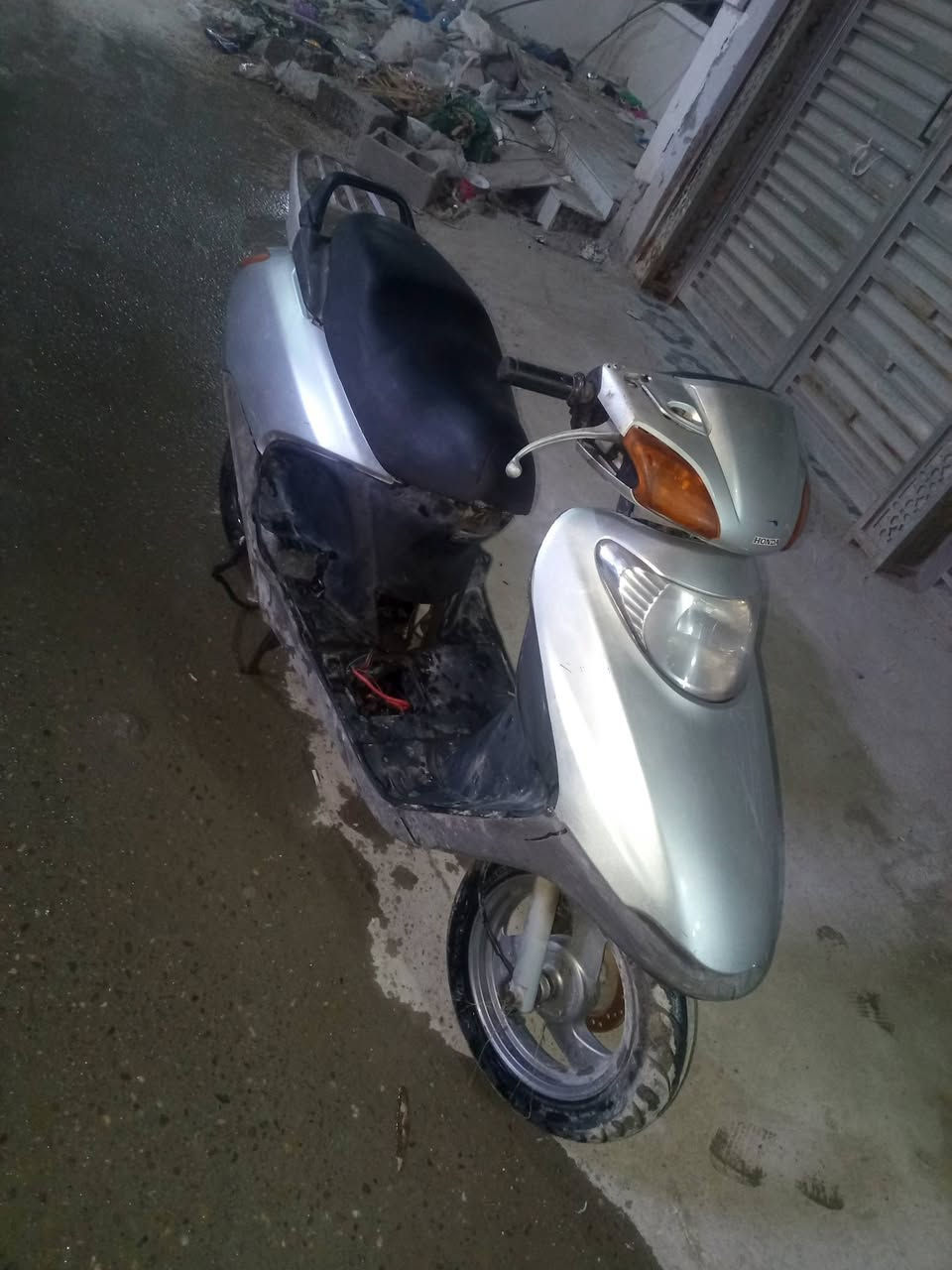 السلام عليكم دراجه سبيسي للبيع الدراجه طافيه ابيع كوم حديد ماعرف شبيه سعره 100 مكان بغداد دوانم الشرطه الخامسه ***********
