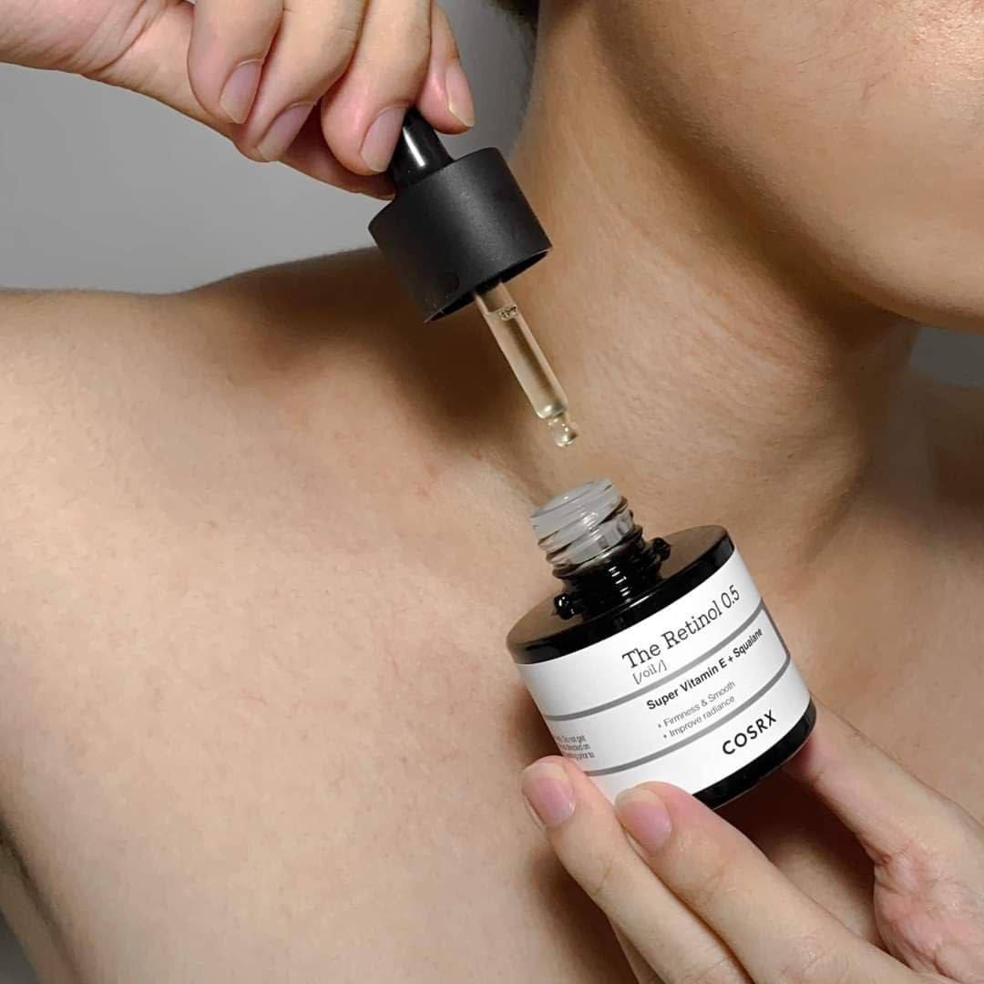 ⁨ COSRX Retinol 0.5% سيروم ريتنول من كوزركس

✨قل وداعًا للخطوط الدقيقة والتجاعيد مع هذا المصل القوي المضاد للشيخوخة
استمتعي ببشرة أكثر نعومة وثباتًا وإشراقًا مع كل قطرة 

ريتينول نقي عالي التركيز بنسبة 0.5%، يحتوي على مكونات نشطة بما في ذلك الريتينول النقي والسكوالان والتوكوترينول

يعالج حب الشباب واثاره ومشاكل المسام
يهدئ الالتهاب ويقوي حاجز بشرتك
لا يسبب الحساسية
استعدي للعودة بالزمن إلى الوراء واحتضان الجمال الشبابي مع زيت COSRX Retinol 0.5%

وداعًا للخطوط الدقيقة والتجاعيد وشحوب البشرة 
سيروم ريتينول
1_ شد البشرة وازالة التجاعية. 
2_تجديد الخلايا الميتة للبشرة. 
3_ تنعيم وتصفية ونضارة وحيوية كبيرة للبشرة. 
4_ ملئ الوجه بالكولاجين الطبيعي. 
5_ نتائج دائمية لانها طبيعية.
ريتنول كوزركس
-استمتعي ببشرة أكثر نعومة وثباتًا وإشراقًا مع كل قطرة 
____
ريتينول نقي عالي التركيز بنسبة 0.5%
تم تركيبه باستخدام الريتينول النقي المستقر بنسبة 0.5% للعناية القوية المضادة للشيخوخة👌
- يستهدف فقدان مرونة الجلد وفقدان الرطوبة والخطوط الدقيقة وظهور حب الشباب 
يعالج حب الشباب واثاره ومشاكل المسام
يهدئ الالتهاب ويقوي حاجز بشرتك
لا يسبب الحساسية🤍
المنشأ كوري 🇰🇷 
السعر 20 الف 
🚘يوجد خدمة توصيل لجميع محافظات العراق ٤ الاف 🚘⁩


**إذا كنت صاحب هذا الإعلان وتريد حذفه لأي سبب، رجاءا أرسل رسالة إلى الدعم الفني**