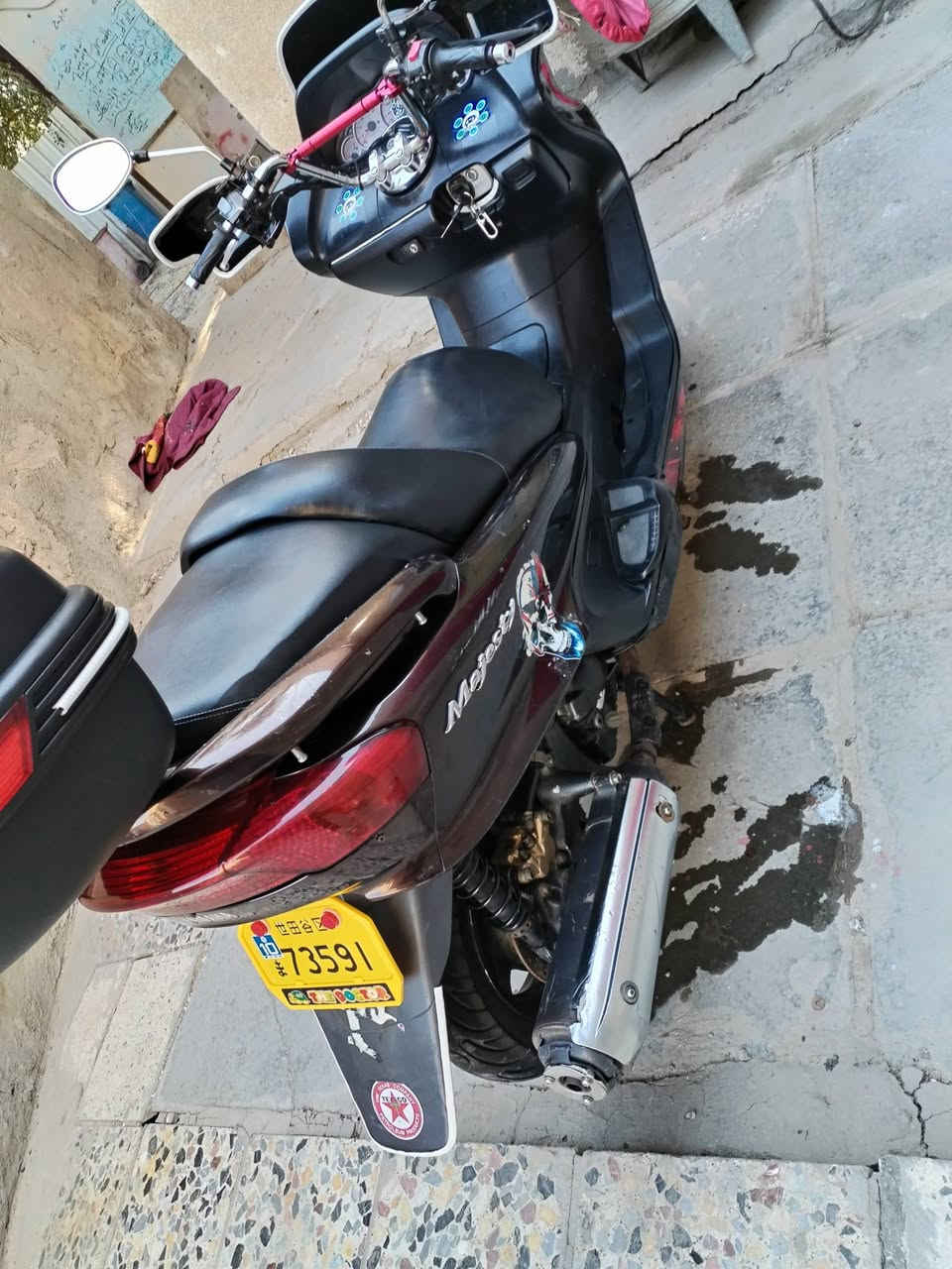 سلام عليكم دراجه ماجسته دبل رون سرعه ١٦٠ مكينه تايرات دبلات كهربائيات كلها شغاله بس بيها كلج امامي وقايش ما متواجد عل فيس بوك *********** مكاني بغداد المشتل شارع الجامع
