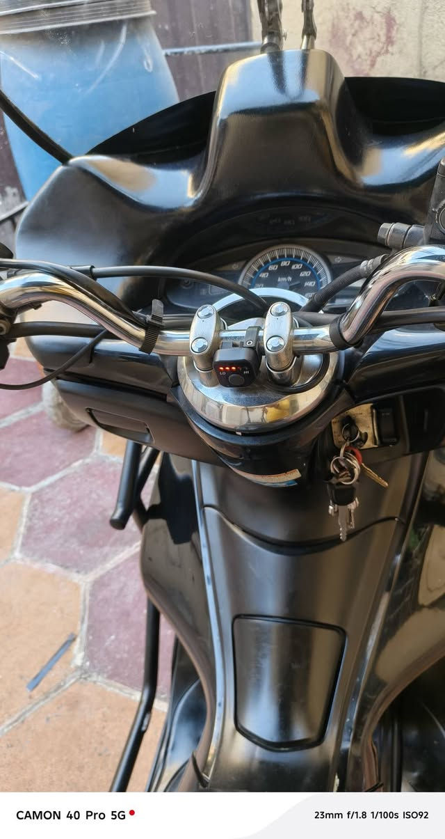 سلام عليكم دراجةpcxجيل اول بيه قمارة بلادي تدفة بل يدات كفاله عامه السعر١٦ورقة للاستفسار *********** مدينة الصدر
