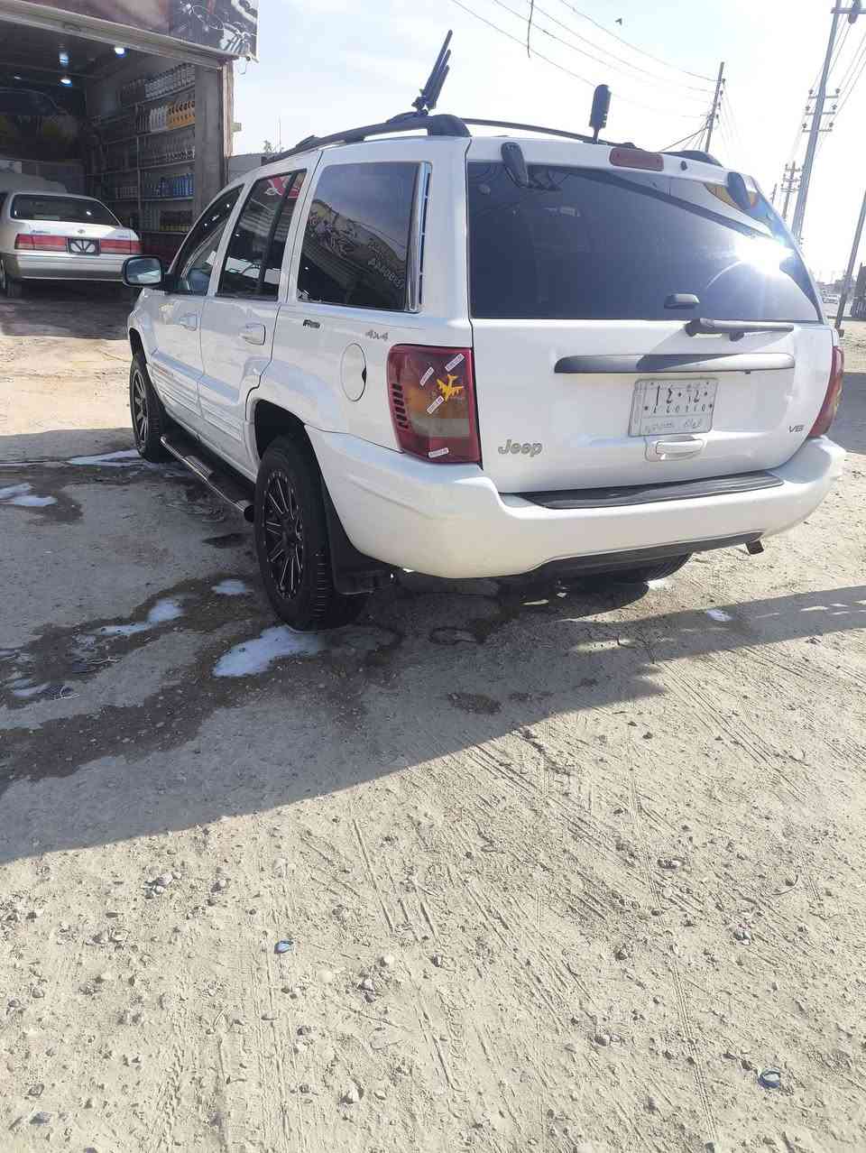 السلام عليكم جيب موديل 99 مكفول ضربه وجفيه وصبغ وشواصي مكينه وكير ياباني 3000 كفاله شك الكاع شرط  كهربائيات شغاله دواخل جدد حدادة 70/100 رقم كربلاء السعر 58 وبيه مجال *********** العنوان البصرة
