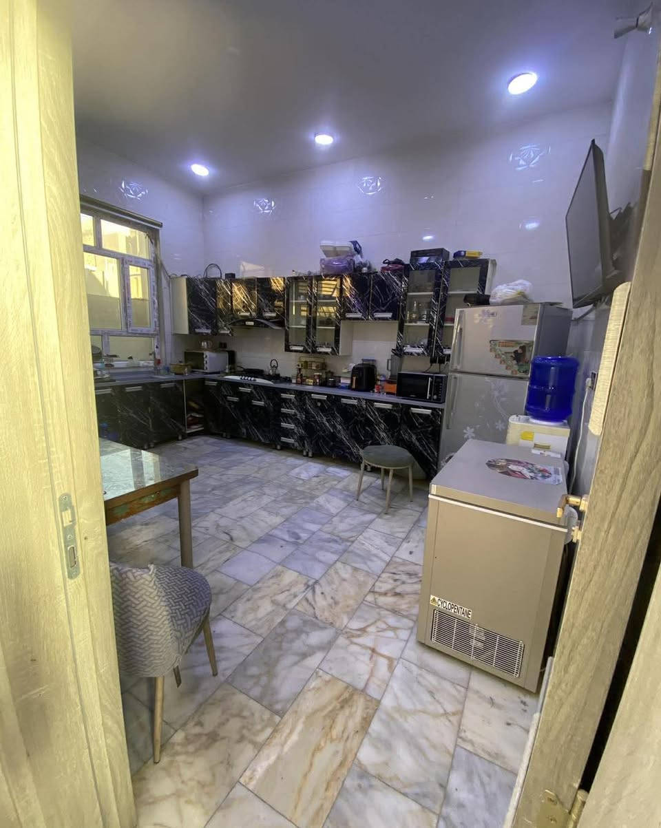 دار للبيع في الخصيمة في شارع المستوصف 
خدمات تبليط ومجاري وارصفه 
المساحة 120 متر
الواجها 10 متر 
النزال 12 
بناء 2022 
طابقين كونكريت مسلح
الطابق الاول يحتوي على غرفة وصاله ومطبخ واستقبال وصحيات خارجية وداخلية
الطابق الثاني ثلاث غرف ومجمع صحيات
الطابق الاول ارضية مرمر
الطابق الثاني ارضية بورسلاين
علق ب ( بذكر الله ) ويجيك السعر على خاص
للأستفسار مراسلةالصفحه او الاتصال ع الرقم التالي ***********
او زيارة المكتب التقيه شارع عشرين مكتب يحيى التميمي للعقار
يتوفر لدينا قطع بجميع التوزيعات
تابع الصفحة حتى يجيك كلشي جديد يخص العقار
