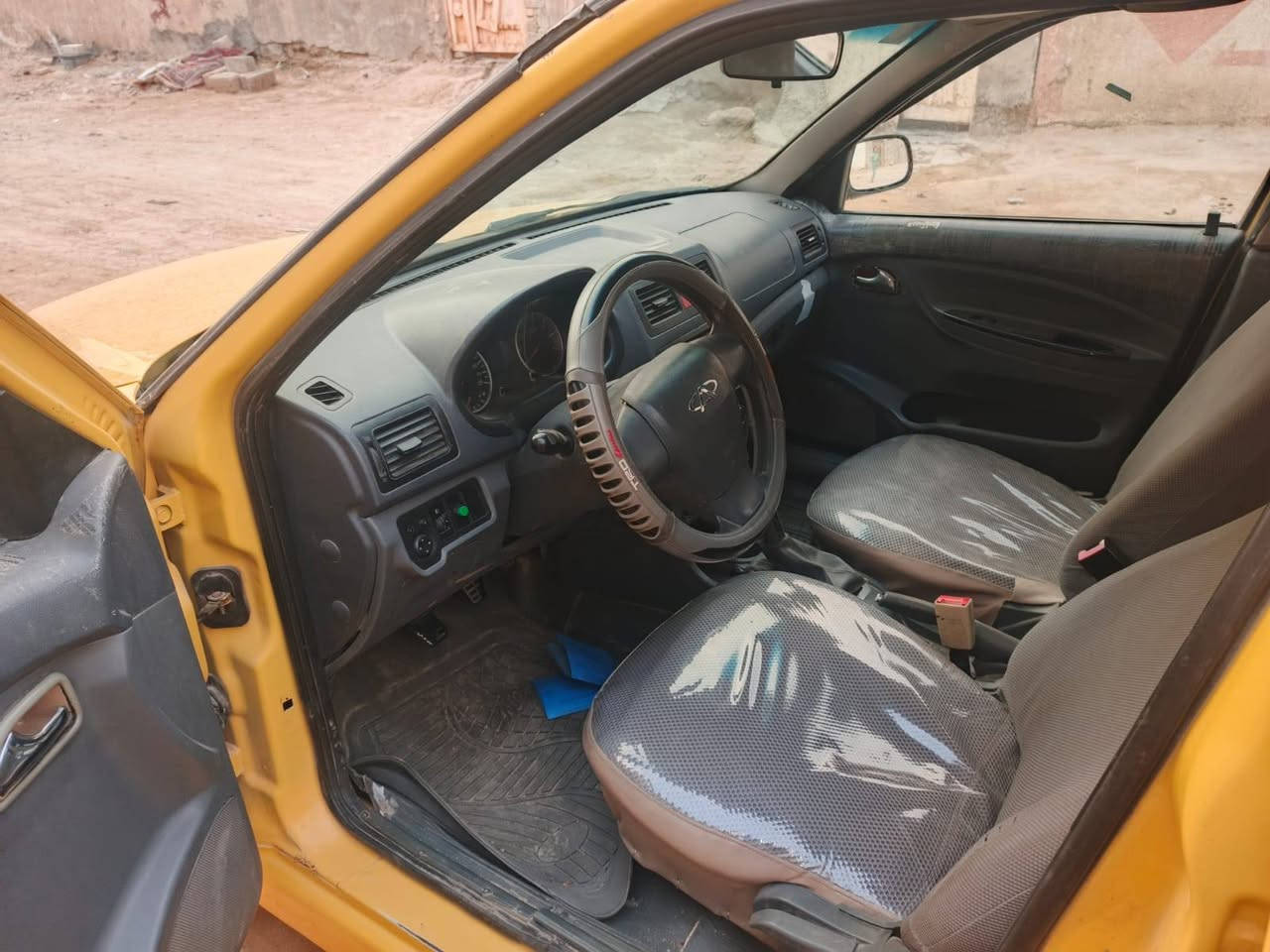 سلام عليكم شيري ميرال مديل 15بسمي 
رقم بابل دولي تحويل مباشر هزه جديده 
ماشيه 91الف 
(مكفوله من تبديل وضربه) بيه فقط رشات صبغ 
مكينه كير تبريد حداديه جديده تخم تاير. جديد مصفره هيئه و غرامه سنويه لغايه 28  السعر 39وبيه مجال العنوان كربلاء حي العسكري ***********.🔥
***********
