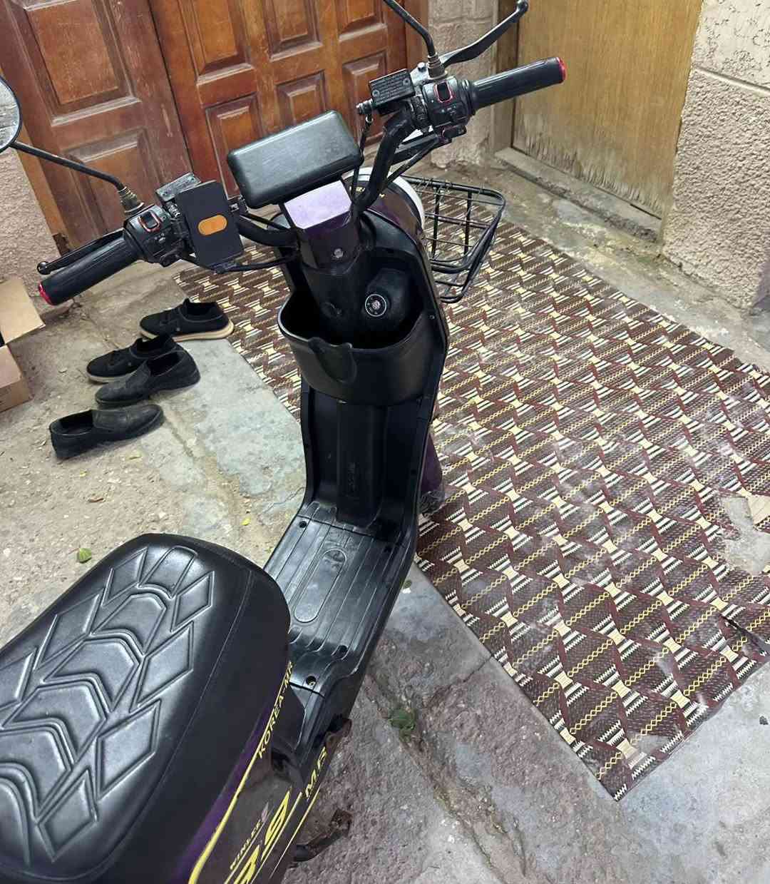 دراجه R9 للبيع ناقص فقط عطل بطاريه سعرها 200 قفل للاستفسار ***********
