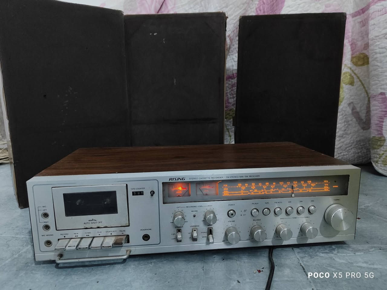 السلام عليكم ورحمة الله وبركاته 
متاح غراض انتيكه
صوبه غازيه شغاله
تلفزيون التوليف الذاتي شغال
رايزنك مع سماعات شغال
مراوح شغالات 
قناني غاز
منجل
تلفونات انتيكه
ثلاجه
مفرامة 
مكاني النجف الاشرف وماعندي توصيل 
***********
السعر على الخاص
