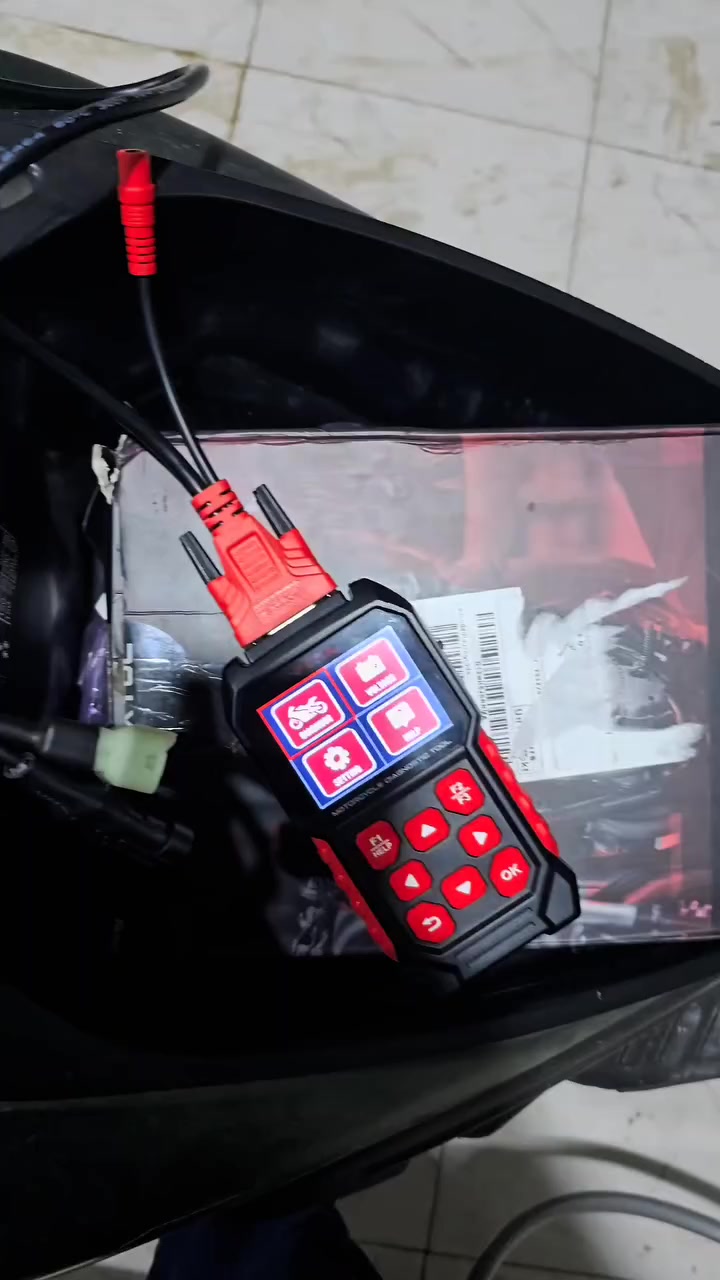 : إعلان احترافي فقط zr
(يركز على التكنولوجيا والدقة)
العنوان: دراجتك أمانة.. افحصها بأحدث التقنيات الرقمية 🏍️💻
هل تعاني من ظهور علامات تحذيرية؟ أو تشعر بضعف في أداء المحرك؟
الآن، نُقدم لكم خدمة الفحص الكمبيوتر الشامل للدراجات النارية باستخدام أحدث أجهزة التشخيص العالمية.
ماذا نقدم لك؟
✅ لاتصلح وانته ماتعرف شنو المشكله
✅ فحص شامل وشكد ماشيه الدراجه
✅ فحص اطفاء المحرك بدون سبب
✅ تأخر في التشغيل
✅ ✅ قراءة ومسح جميع أكواد الأعطال (Check Engine).
✅ فحص كفاءة الحساسات والمنظومة الكهربائية.
✅ مراقبة أداء المحرك في الوقت الفعلي (Live Data).
✅ تشخيص دقيق يغنيك عن التخمين وتبديل القطع غير الضرورية.
الدقة هي شعارنا.. والهدف سلامة دراجتك.
📍 الموقع: [لايوجد موقع ثابت اتصل بنا ]
📞 للحجز والاستفسار: [*********** ]
