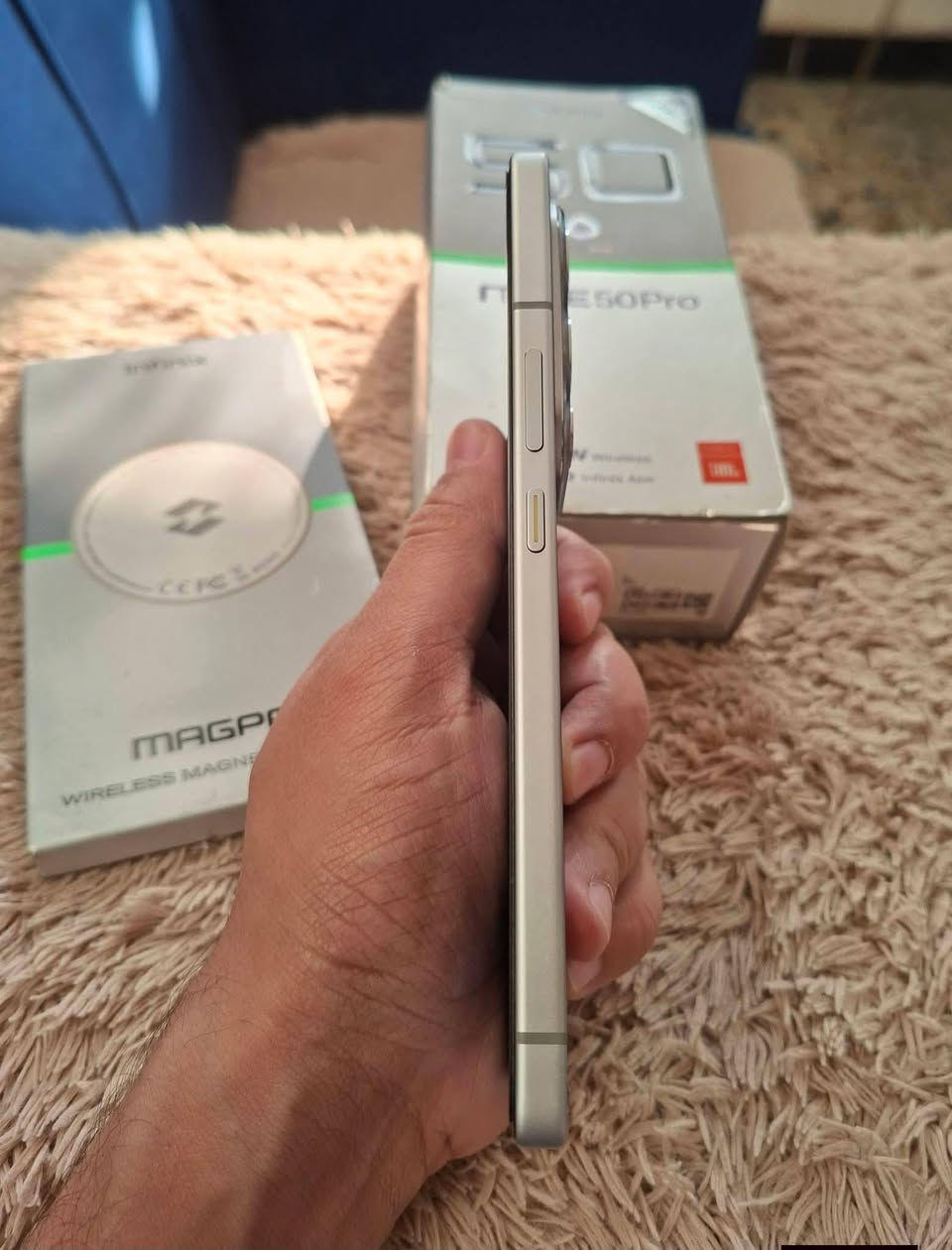 انفنكس نوت 50 برو ذاكره 256 رام 24 شاشه 144 هيرتز 90 فربم كامرات 50. 50. الاماميه 35 نظافه 99 السعر 250 نهايته ***********
