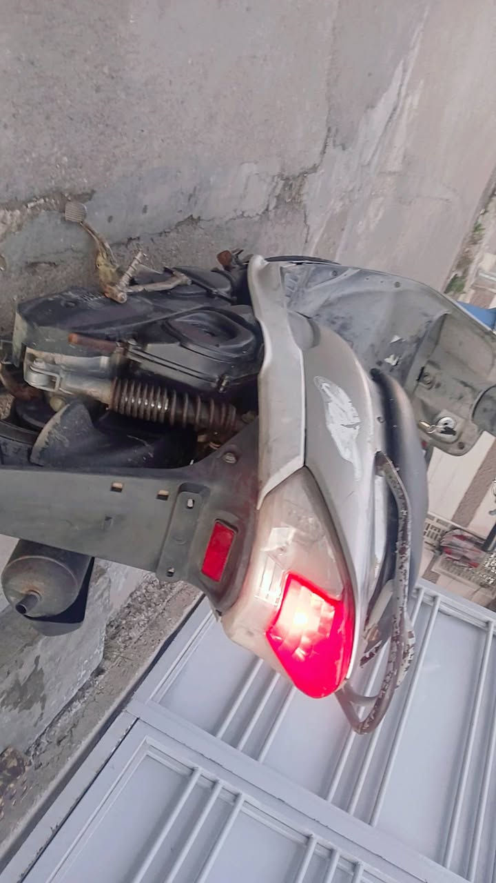 ماكس للبيع منغولي كاملة مكملة اني اكلك امانة الله نقصها بس اشاير الباقي كلوبات خلفي امامي يشتغلن دراجة مال رمبة تجي تفحص وتشوف سعر٥٠٠ وبيها مجال مكاني صليخ ***********٢
