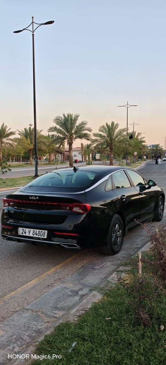 سلام عليكم  K5 2023
 بصمة تشغيل بصمة بيبان تشغيل عن بعد بصمة صندوق شاشه كبيرة كامرة خلفيه اوتو هولد هند بريد بصمة وبيه بعد مواصفات
حادثه بنيد صبغ وبيه رصعه بالشاصي
سعره  مناسب 132 ورقه وبيه مجال 
مكانه بغداد المنصور
الاتصال على الرقم ***********
