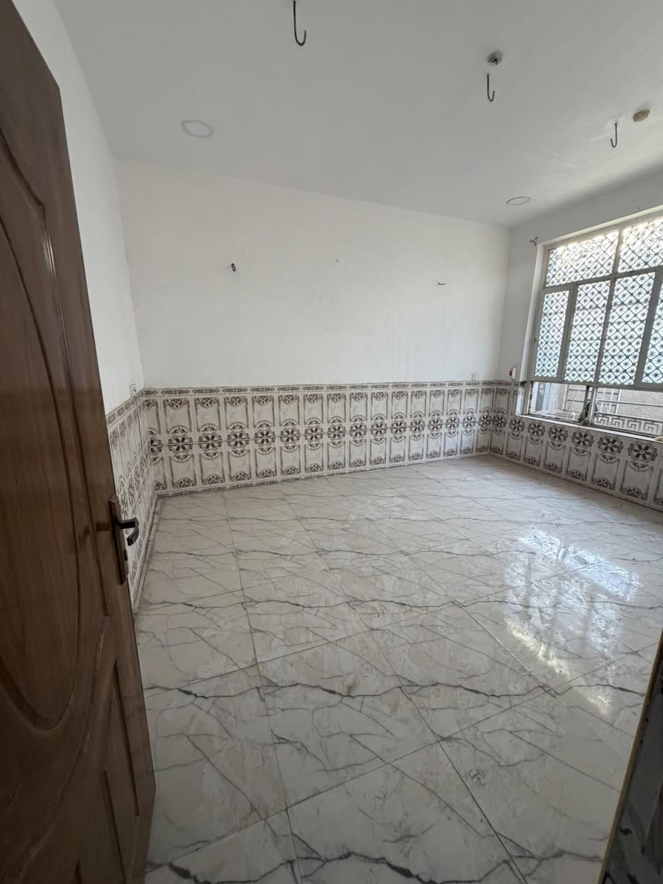 🏡 #دار #للبيع  نقد

فرصة مميزة لامتلاك داربسعرمناسب 

​📍 الموقع: الحلة /. شارع 80  حي الشهداء 

📐 المساحة:   130 متـــر 

⚖️سنـــــــــد 25 زراعــــــي 

⚡ الخدمات: كاملة 1طابـــــــــق 

​📌 مواصفات الدار:

​صالة  هول ​,مطبخ

العدد​ غرفة نوم.. 1

مجمع صحي العدد 2

​مناور +

​💰 السعر:  عبر واتساب فقط 

​📞 للتواصل والاستفسار: مكتب الامير للعقار وللمقاولات العامة - ***********ـ *********** واتساب فقط أو تصال على خط 

​#دار_للبيع #عقارات_بابل #الحلة  #بيت_للبيع #عقارات_العراق
