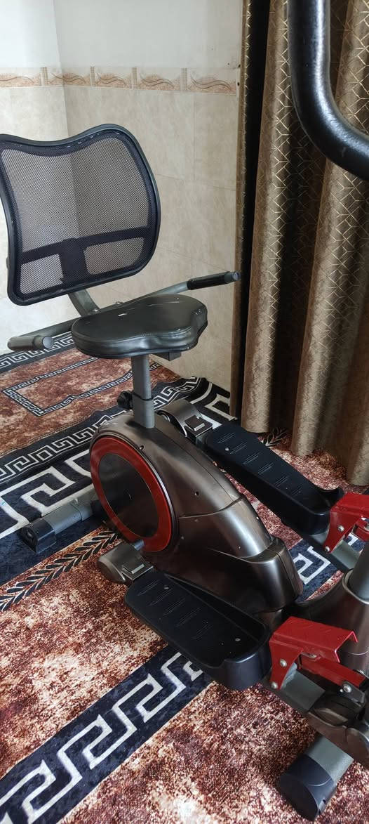 سلام عليكم جهاز رياضه بعده جديد كامل الشاشه مالته شغاله الكير ماله شغال كامل بي خفيف وثقيل سعر 85 مكاني الشعب رقم واتساب ***********
