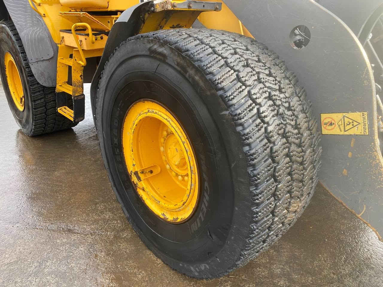 Volvo L90E
سنة الصنع 2002
ساعات العمل 3240 
ماركة المحرك Volvo D6D 
قوة المحرك 166 حصان
السعر 27 ألف دولار 
شامل كمرك ضريبة شحن 
مدة الوصول 25 يوم بعد الحجز


**إذا كنت صاحب هذا الإعلان وتريد حذفه لأي سبب، رجاءا أرسل رسالة إلى الدعم الفني**