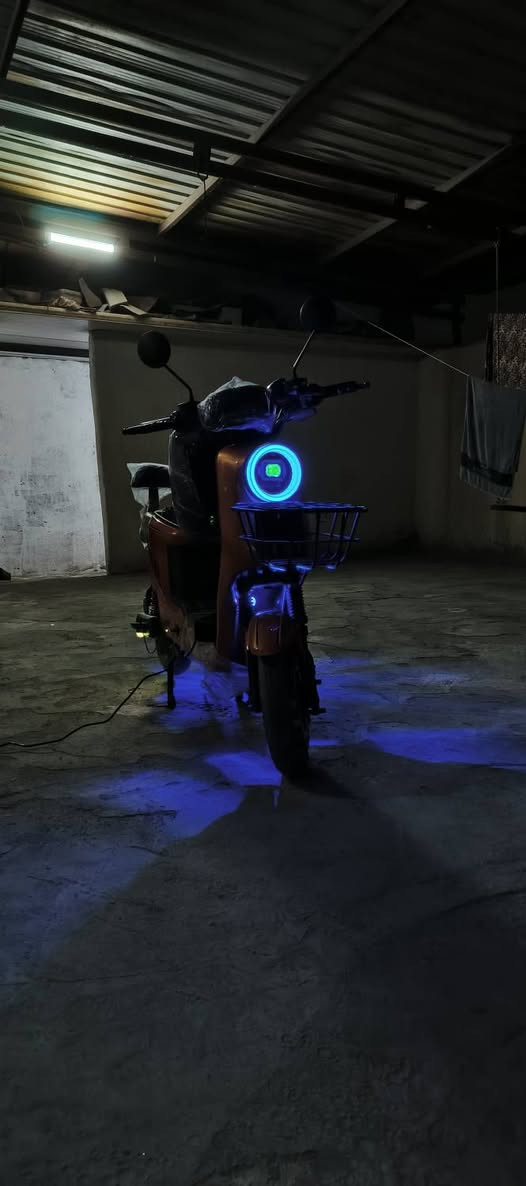 دراجه شحن(R9)مديل( 2026) نضيفه وبحالت الوكاله ستعمال قليل وخاليه من اي عطل وكلشي بيها شغال وشرط لكفاله وصلها موجود ول ويل الأمامي نجمي سرعتها بل عداد (109)  ملفها (2000) وكل غراضها كامله ول أصليات سعر  جايبها من لوكيل ب(600) سبب           البيع محتاج فلوسها سعر(٥٠٠) مجال قليل حك جيه المكان شط العرب الجزيزه الرقم ***********
