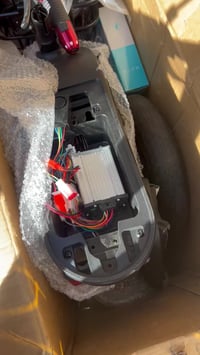 دراجه شحن A1 حجم 14 بطاريات4 ممشدوده بعده بالكارتونه نفس البصوره المرف...