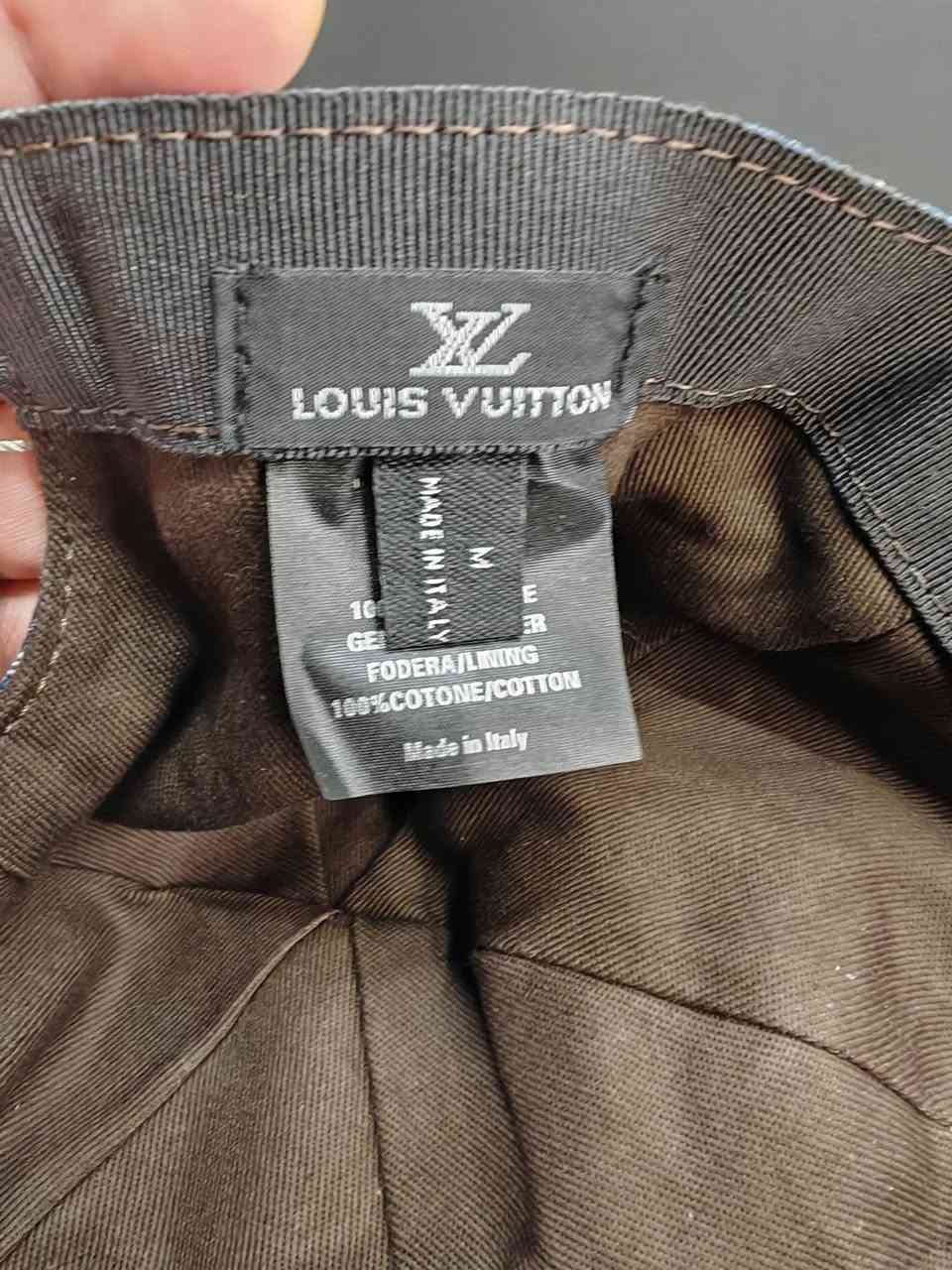 كب (شفقة) لويس فيتون بهذا الجمال، مكس جلد وكابوي طالعة فد شي، الكوالتي ممتاز جدا، جديدة غير مستعملة
يوجد توصيل لجميع المحافظات ***********
