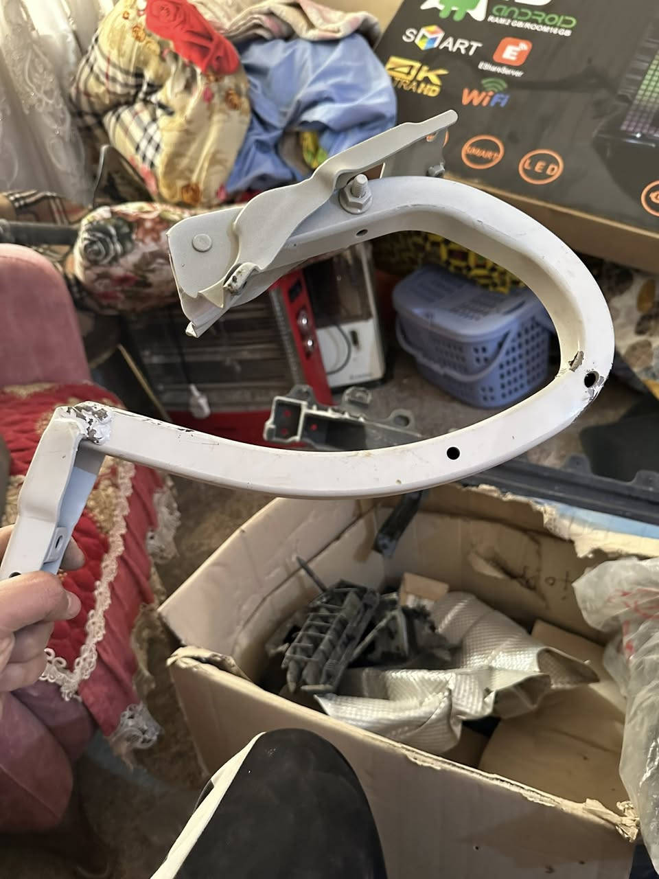 السلام عليكم غراض سونتا ٢٠٢٤ شيالات مال قبق جنطه واحد بجيس وكاله وثاني مستعمل وبراكيتات حديد خلفي وكامره كوريه اصليه كامله وضفيره حساسات
***********
