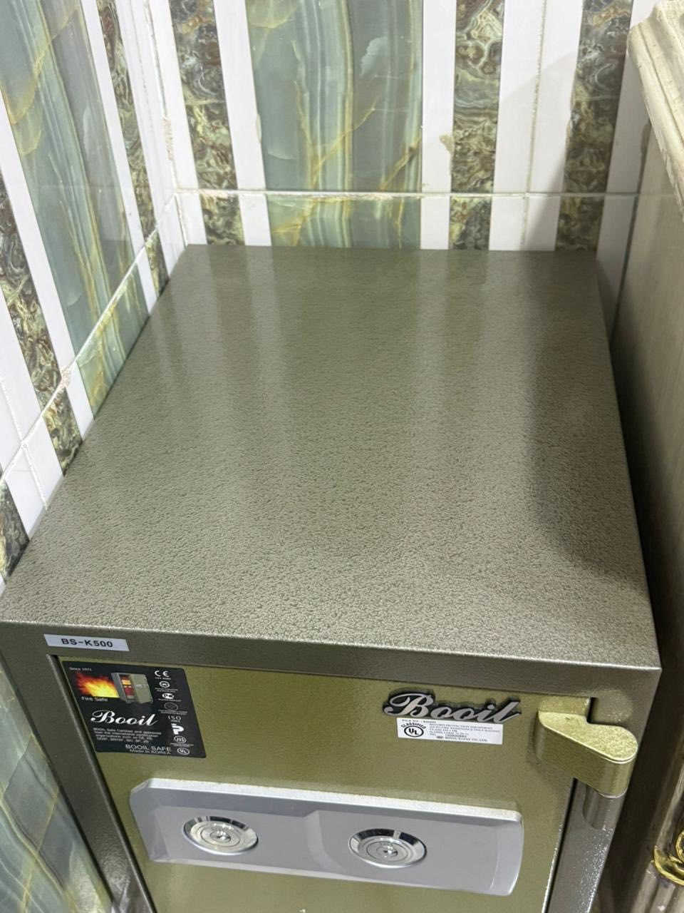 قاصة مستعمله للبيع
ارتفاع 50
عرض35
عمق40
وزن55
عدد المفاتيح 3
تواصل ***********
